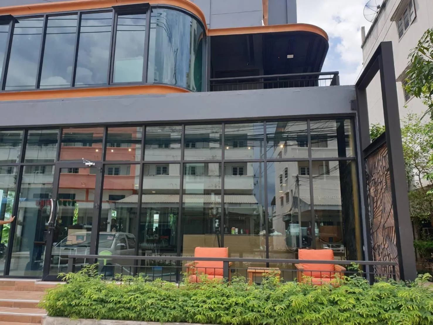 Property building in The Bedrooms Maeklong and Services Apartment