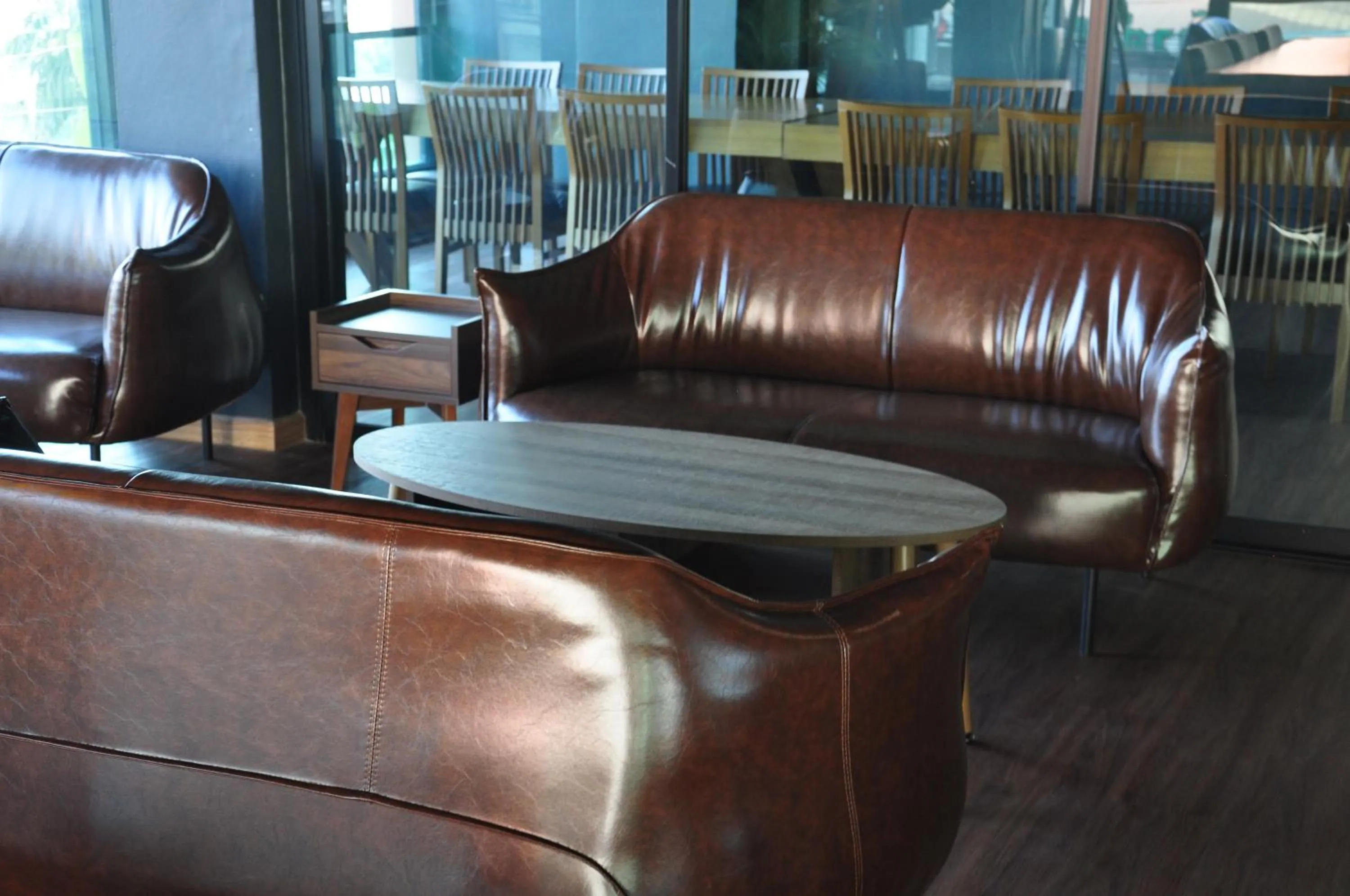 Restaurant/places to eat in The Bedrooms Maeklong and Services Apartment