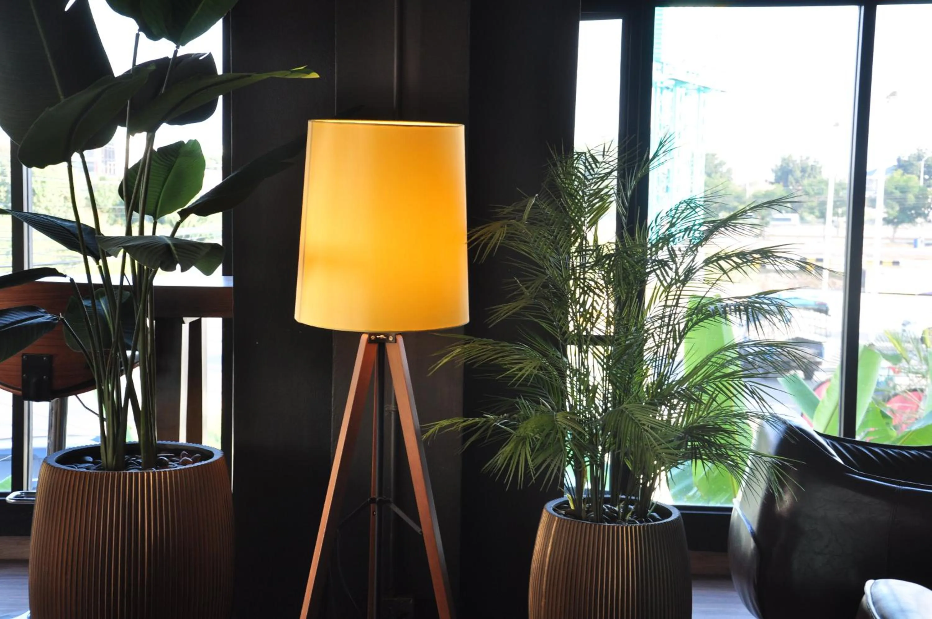 Restaurant/places to eat in The Bedrooms Maeklong and Services Apartment