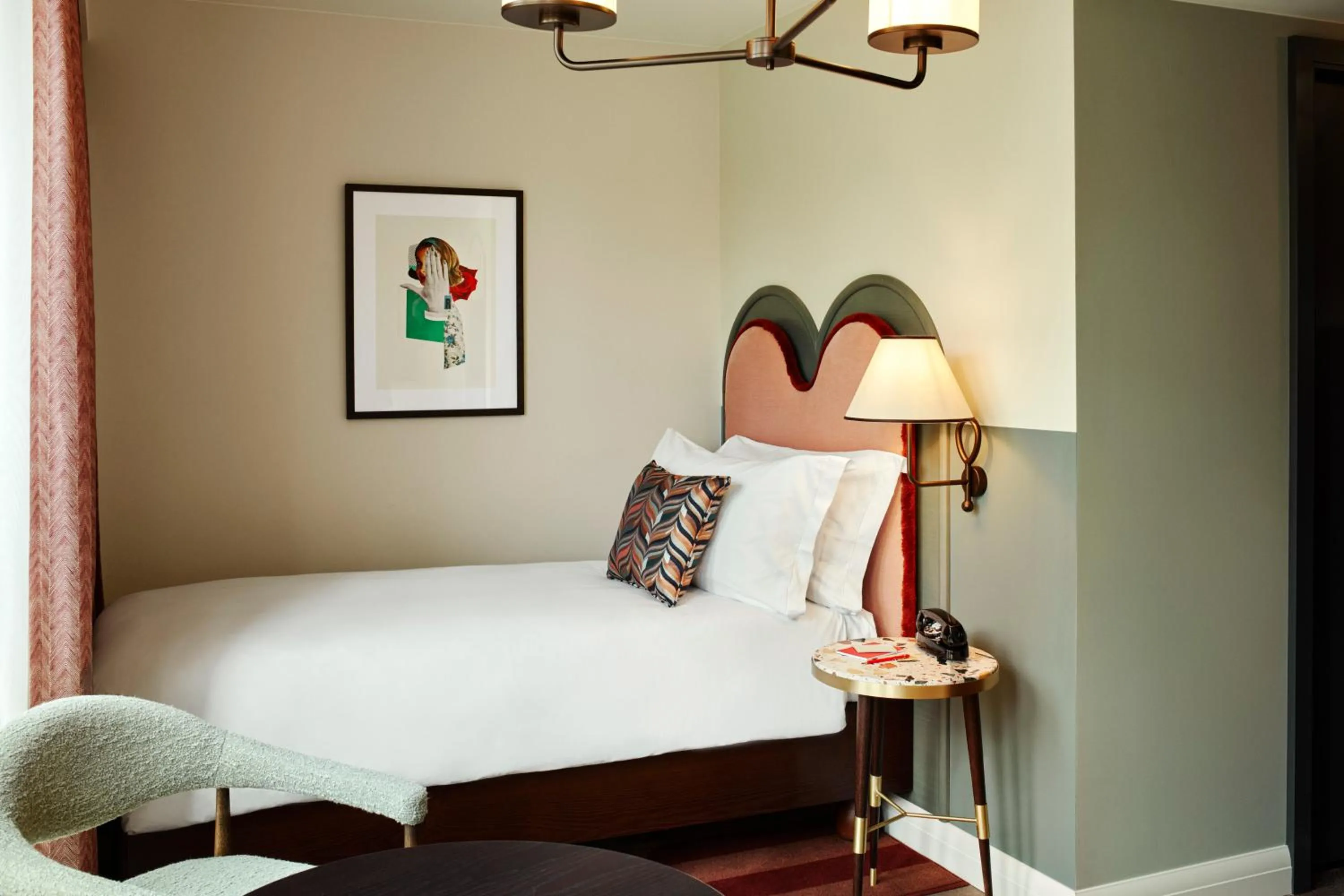 Bedroom, Bed in The Hoxton, Berlin