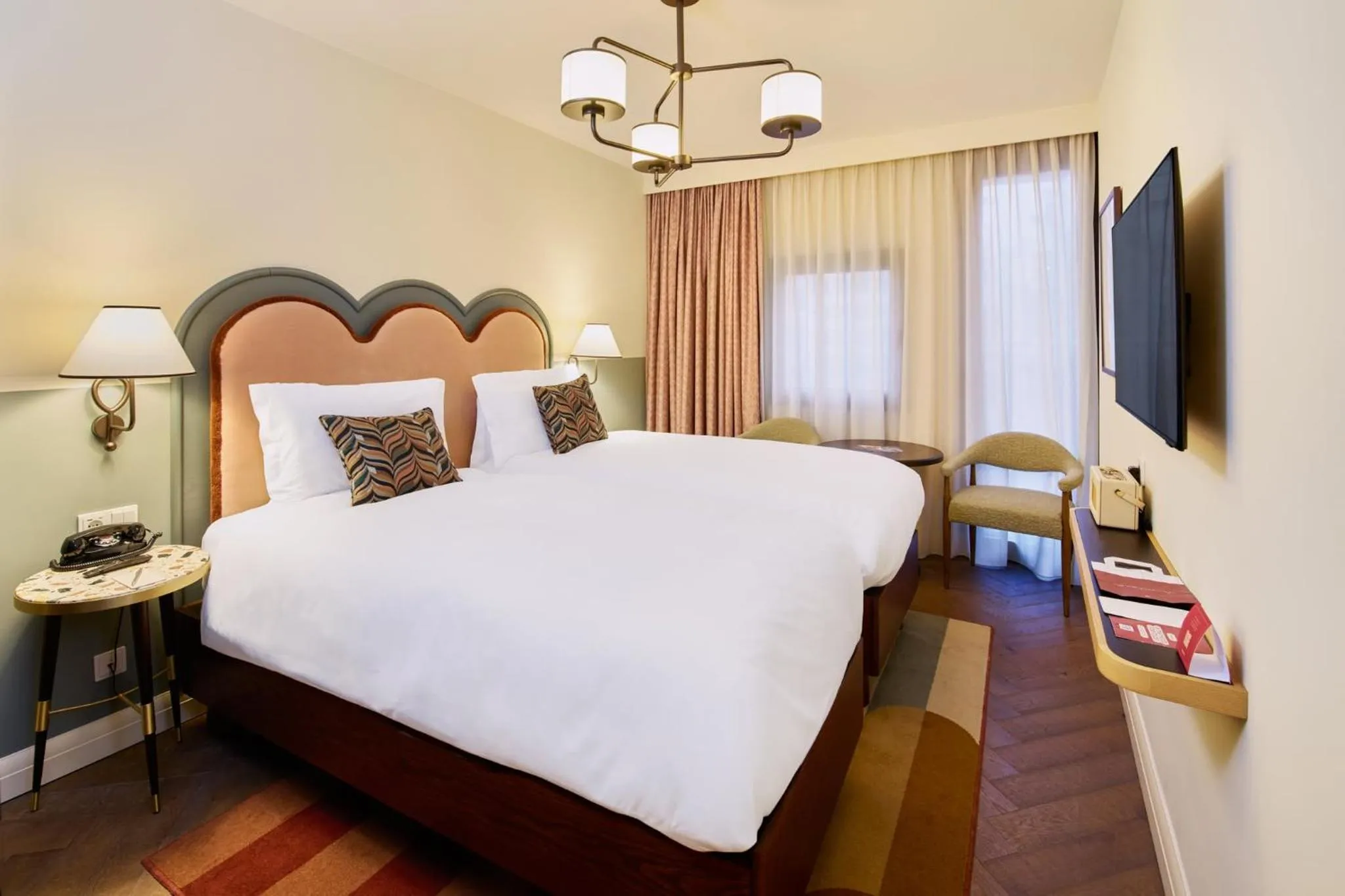 Bedroom, Bed in The Hoxton, Berlin