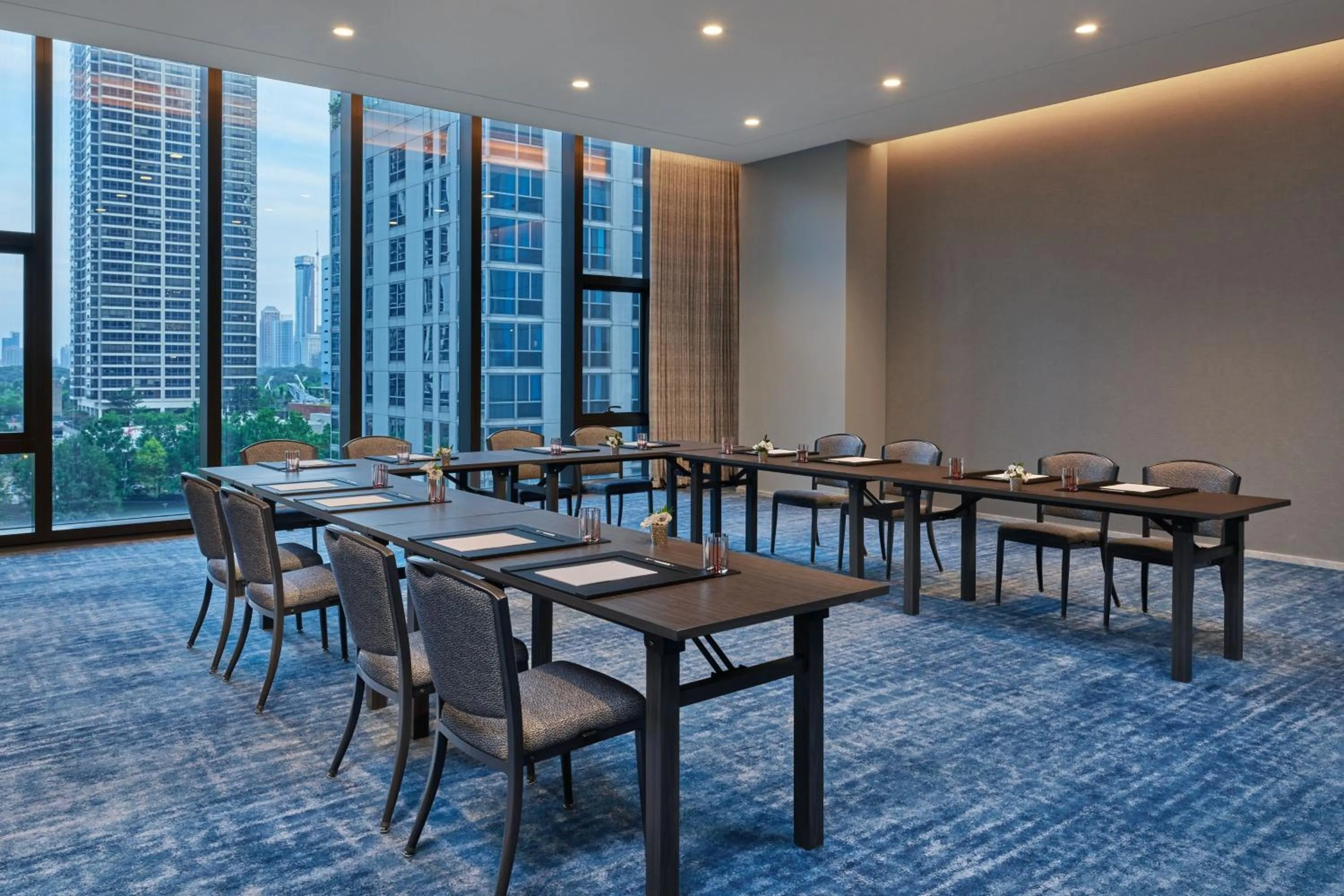 Meeting/conference room in The St. Regis Chicago
