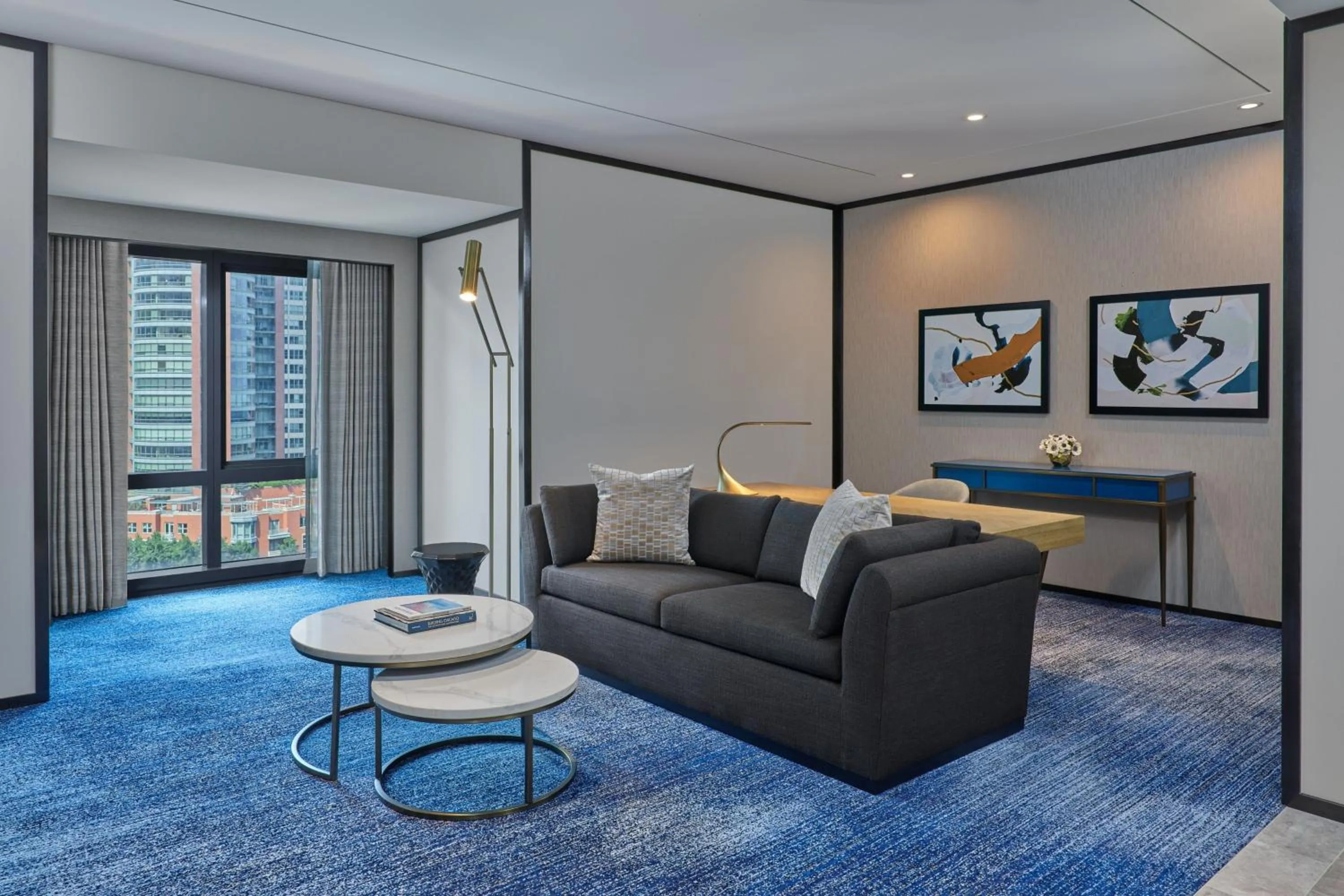 Living room in The St. Regis Chicago