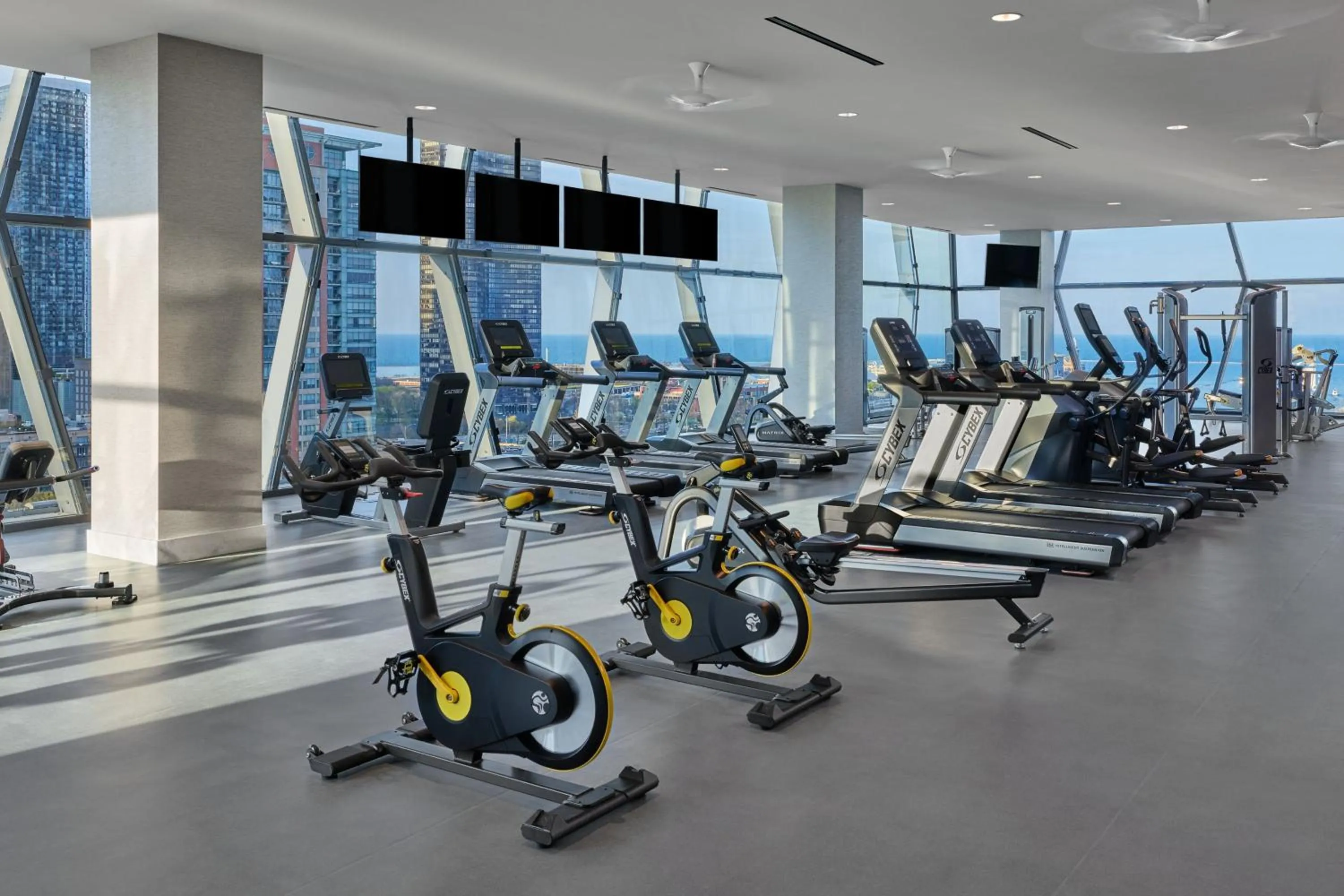 Fitness centre/facilities in The St. Regis Chicago