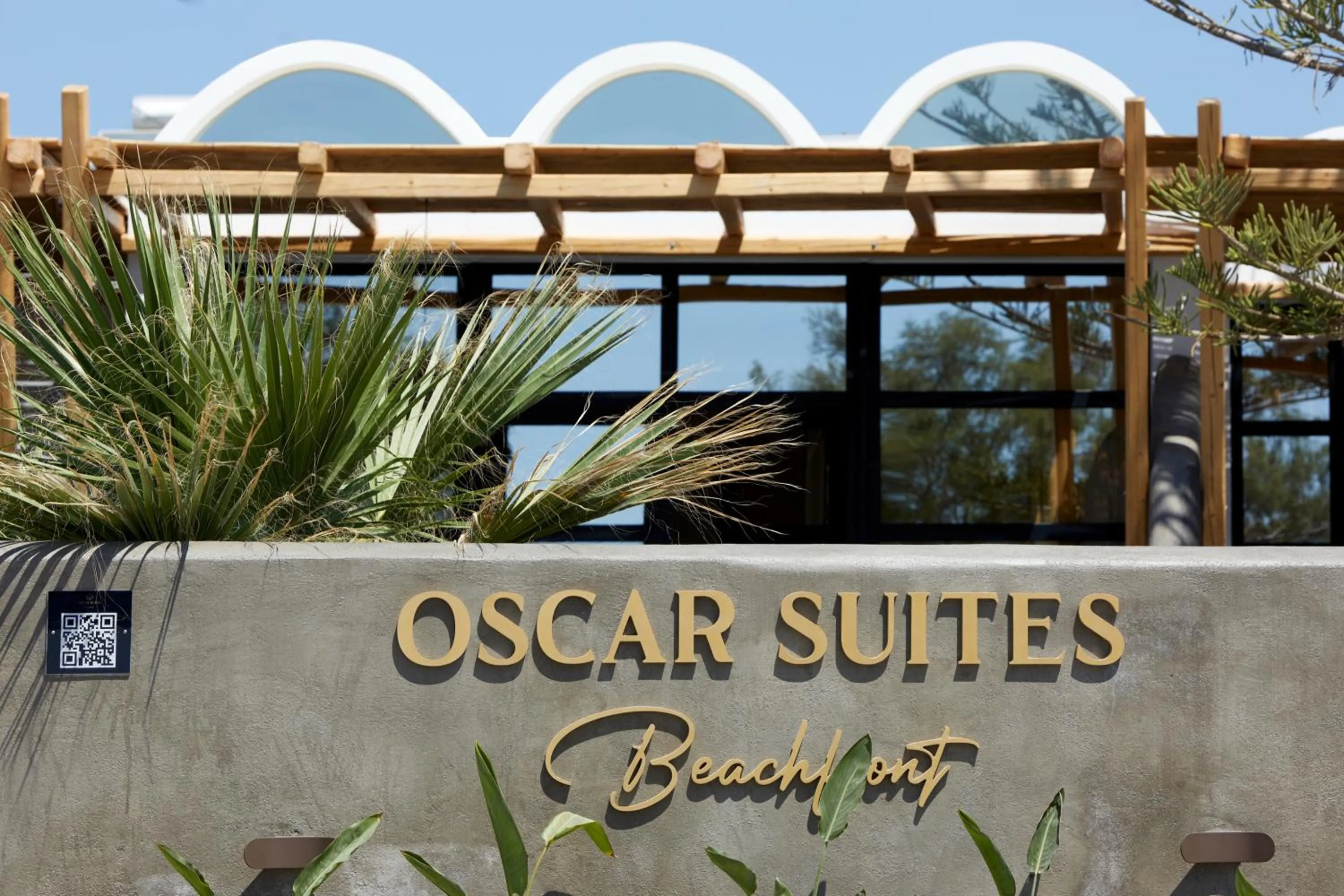 Day in Oscar Beachfront Suites - Adults Only