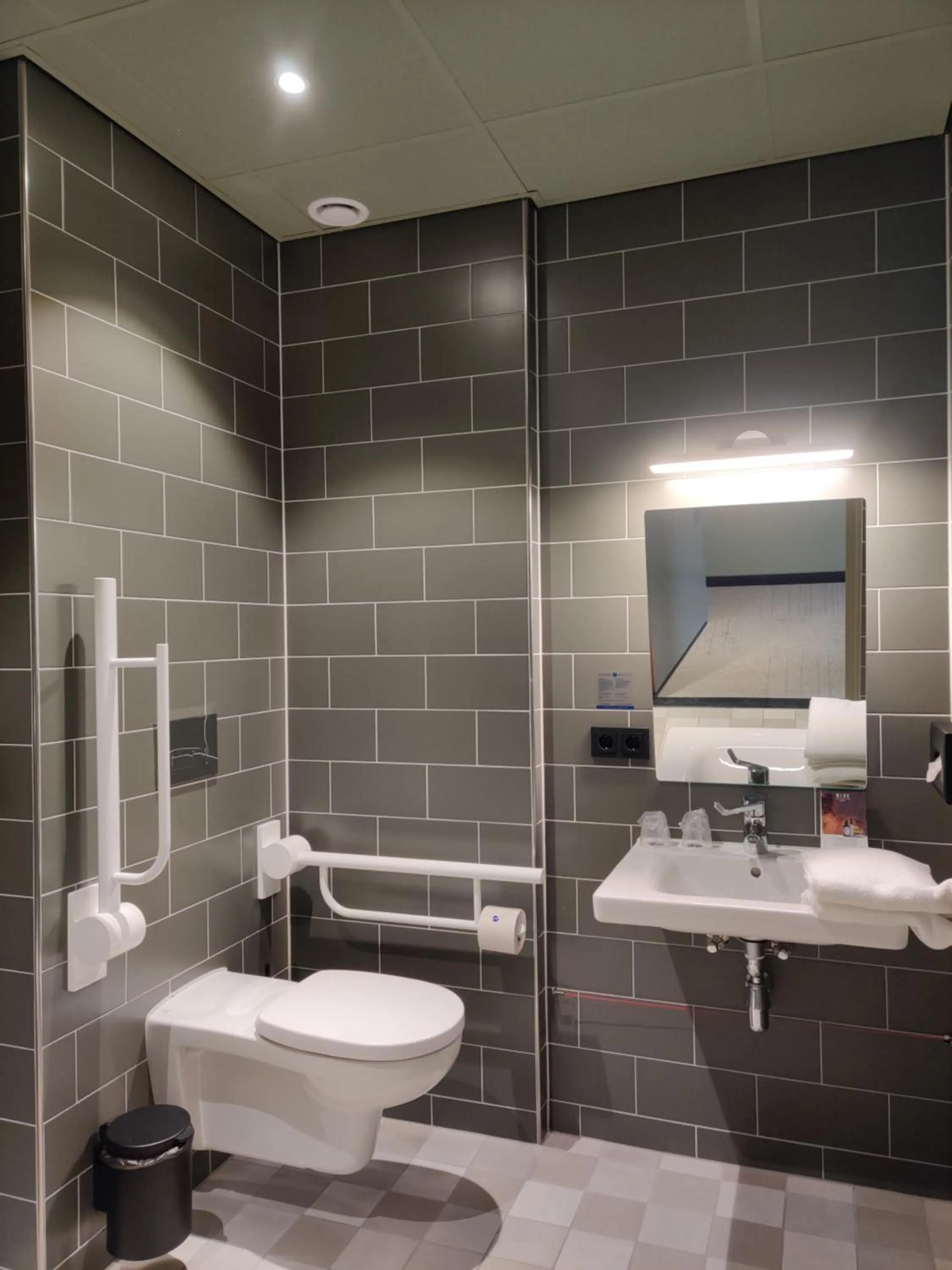 Bathroom in Fletcher Hotel-Restaurant Marknesse