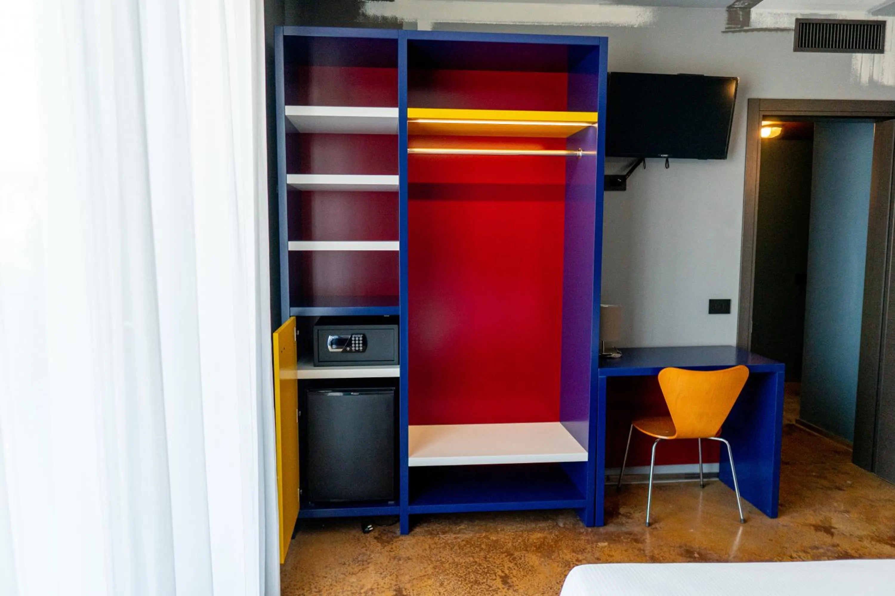 wardrobe in K MODERN HOTEL