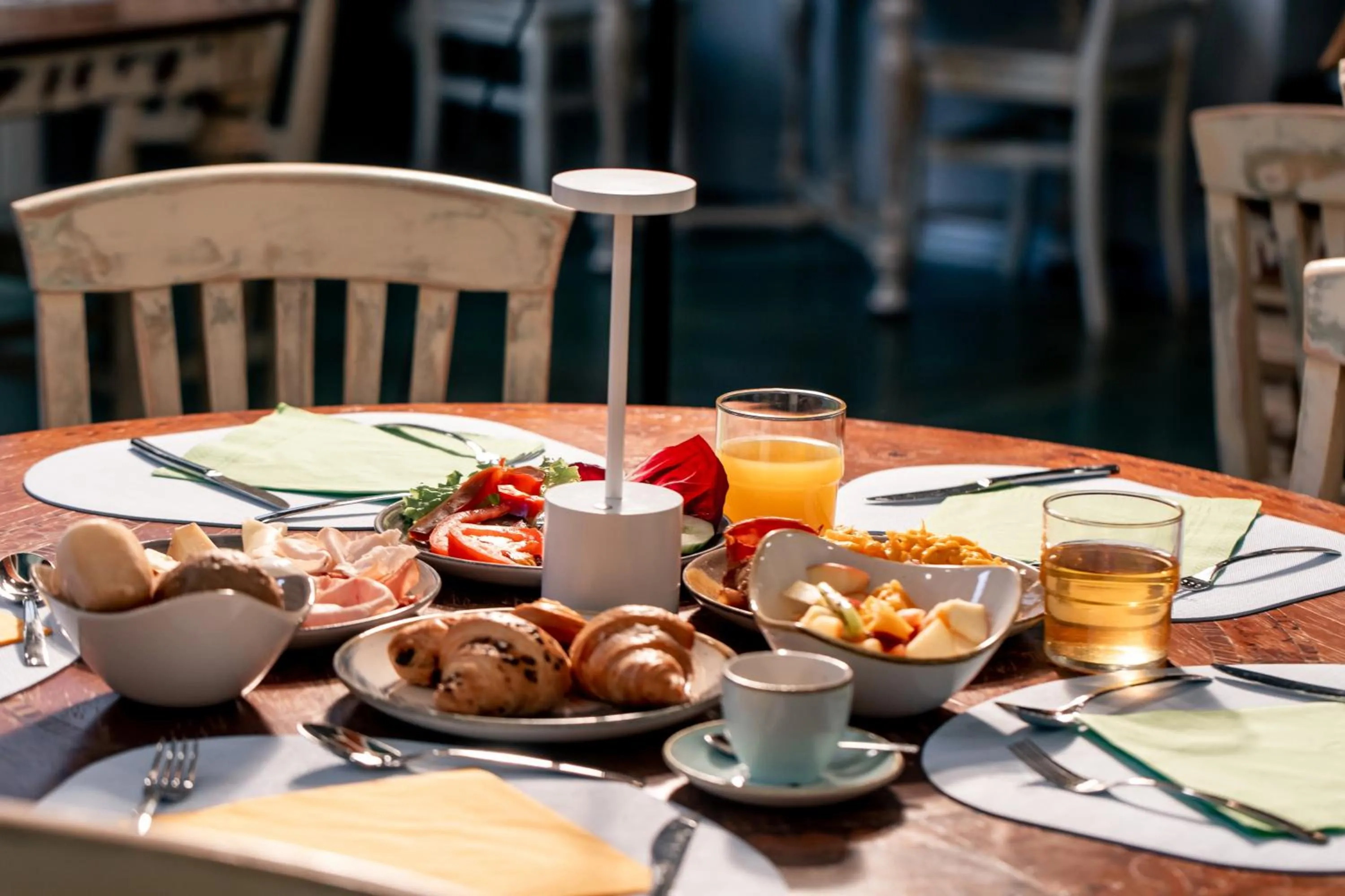 Breakfast in K MODERN HOTEL