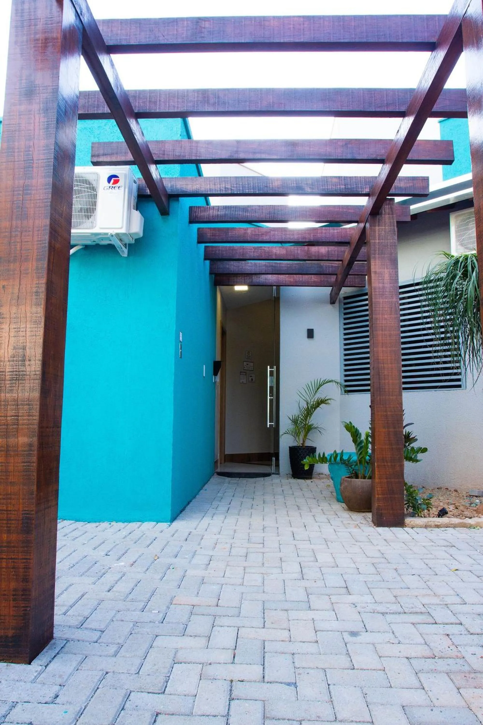 Facade/entrance in Fiori Suítes