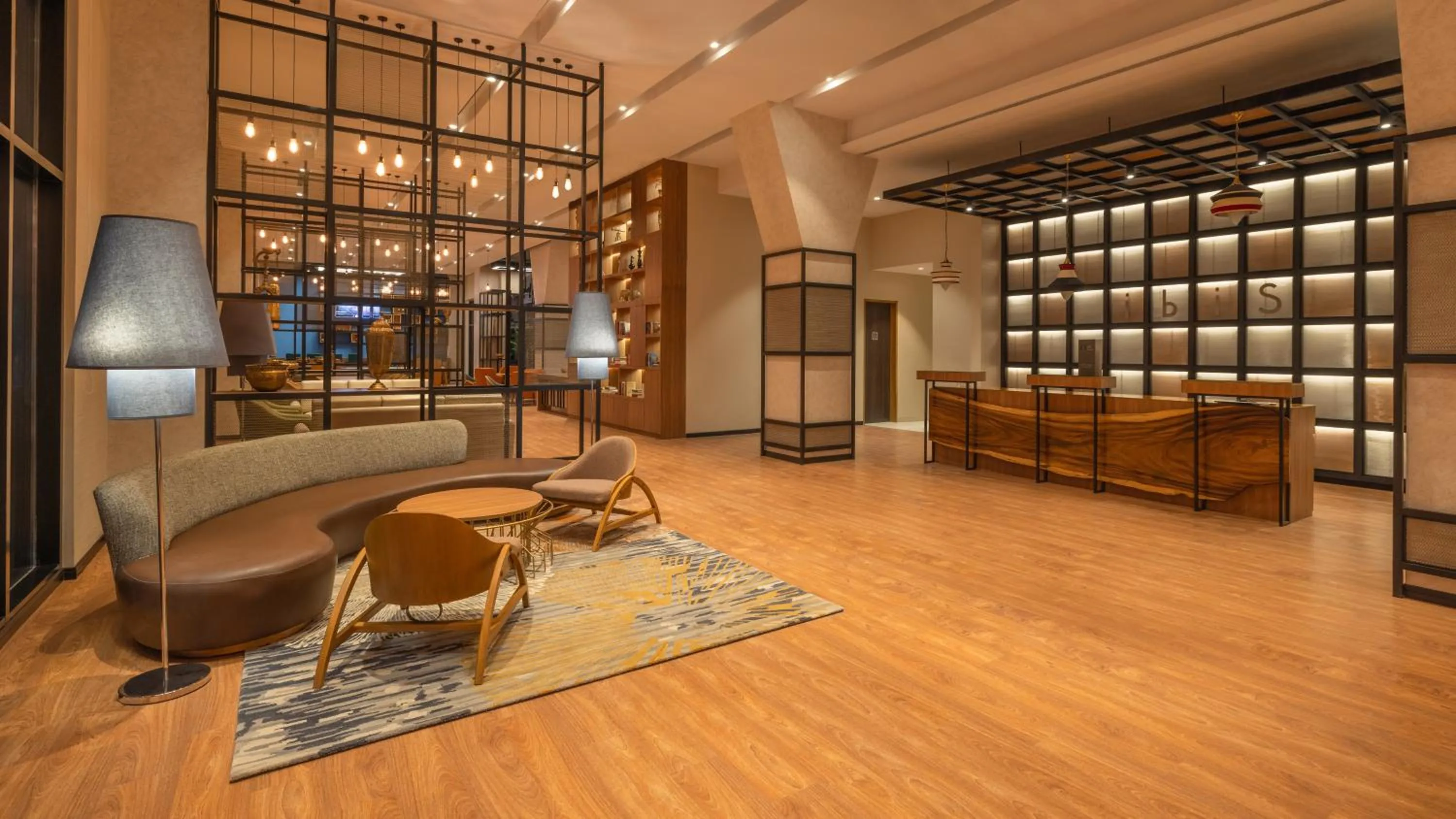 Communal lounge/ TV room in ibis Thane - An Accor Brand