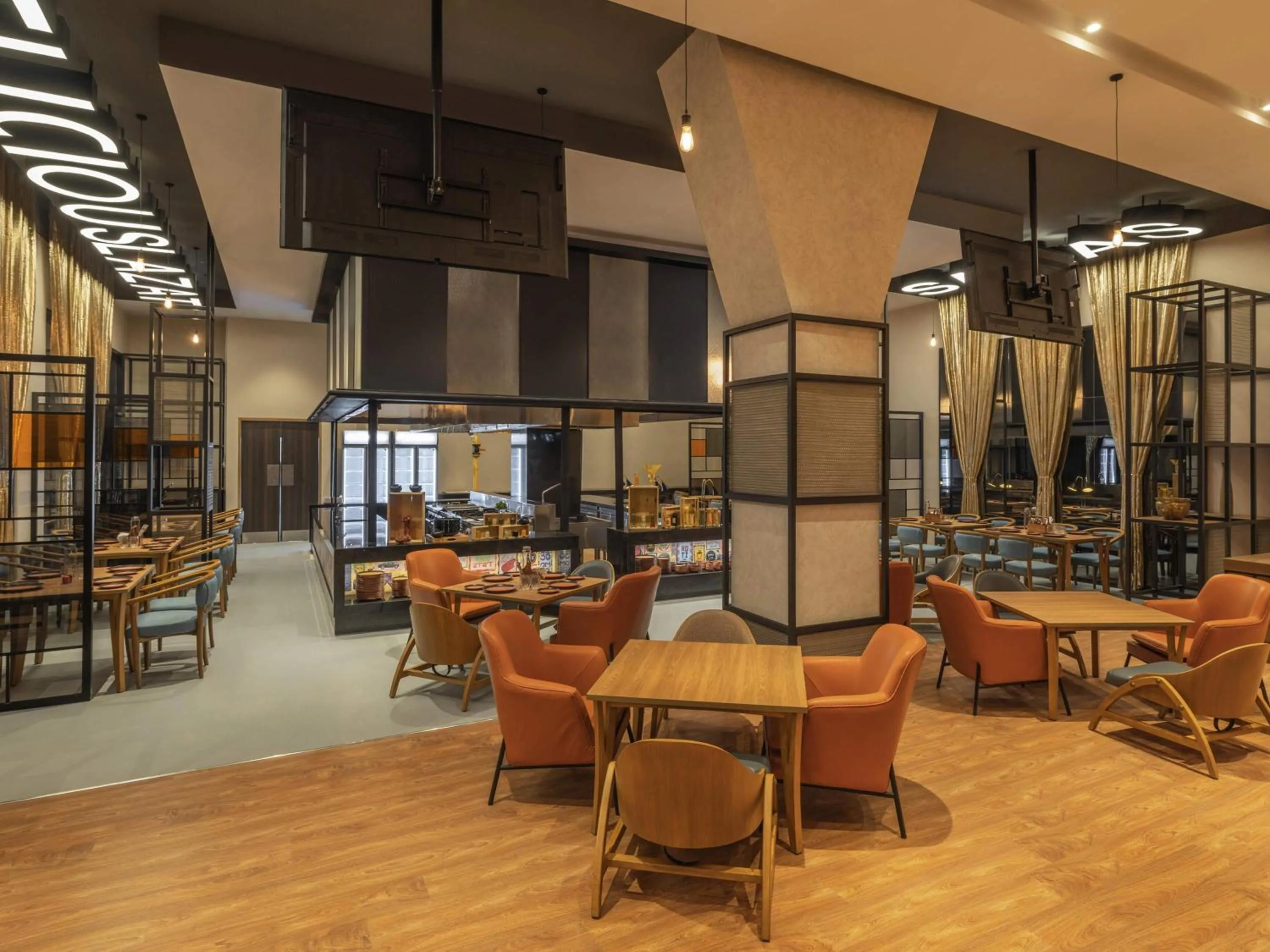 Restaurant/places to eat in ibis Thane - An Accor Brand
