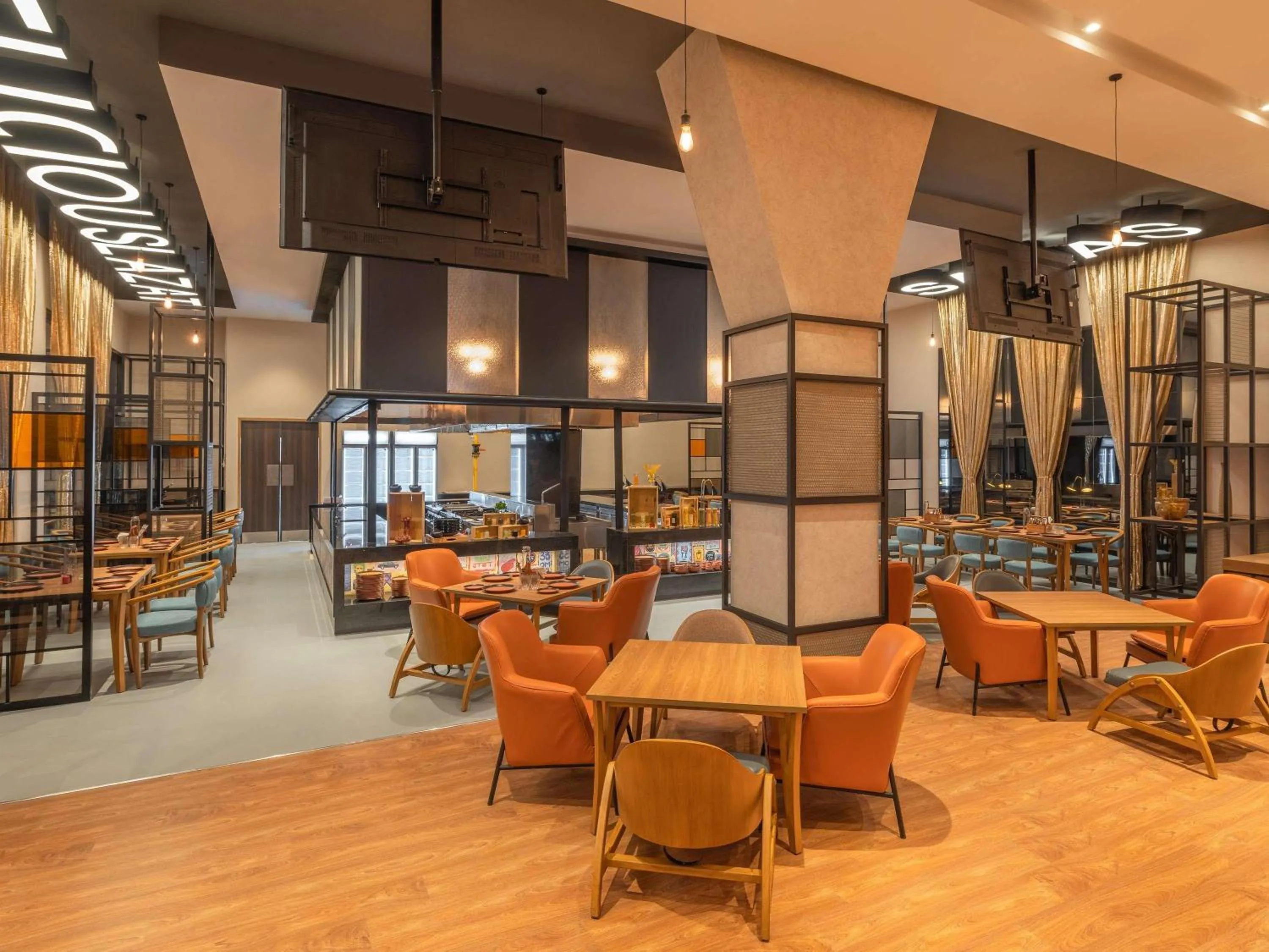 Restaurant/places to eat in ibis Thane - An Accor Brand