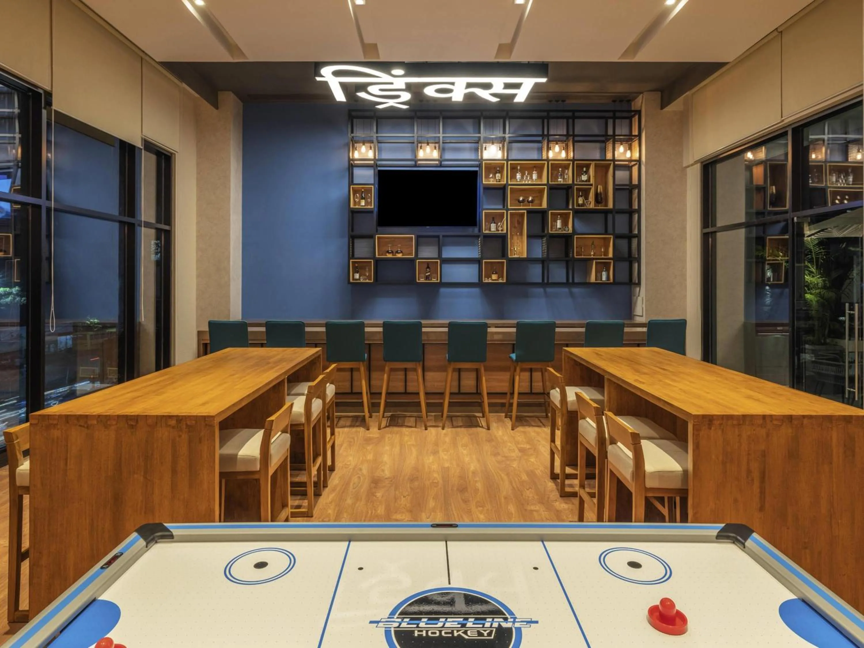 Lounge or bar in ibis Thane - An Accor Brand