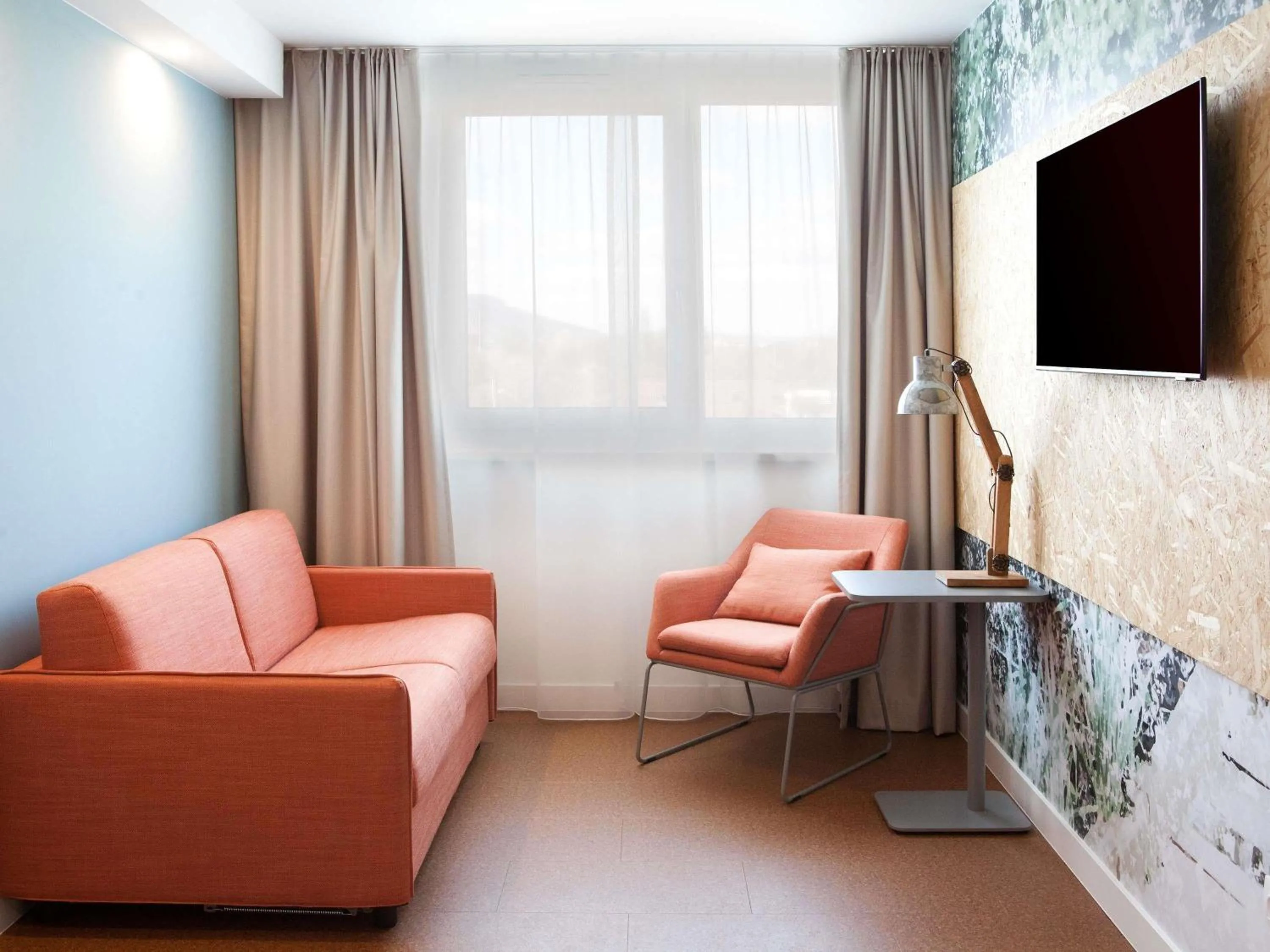 TV and multimedia in greet Wien City Nord