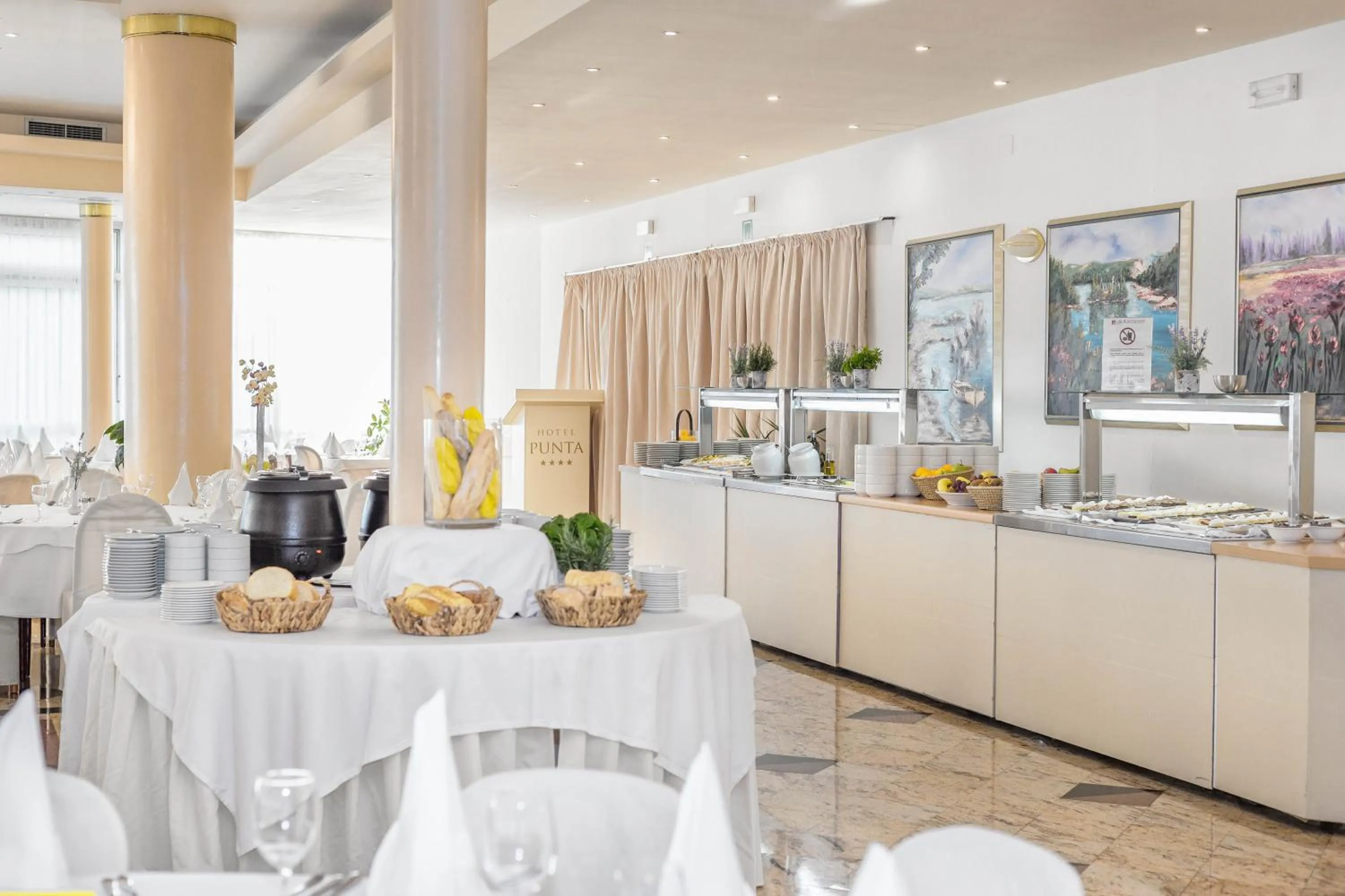 Restaurant/places to eat in Villa Arausa