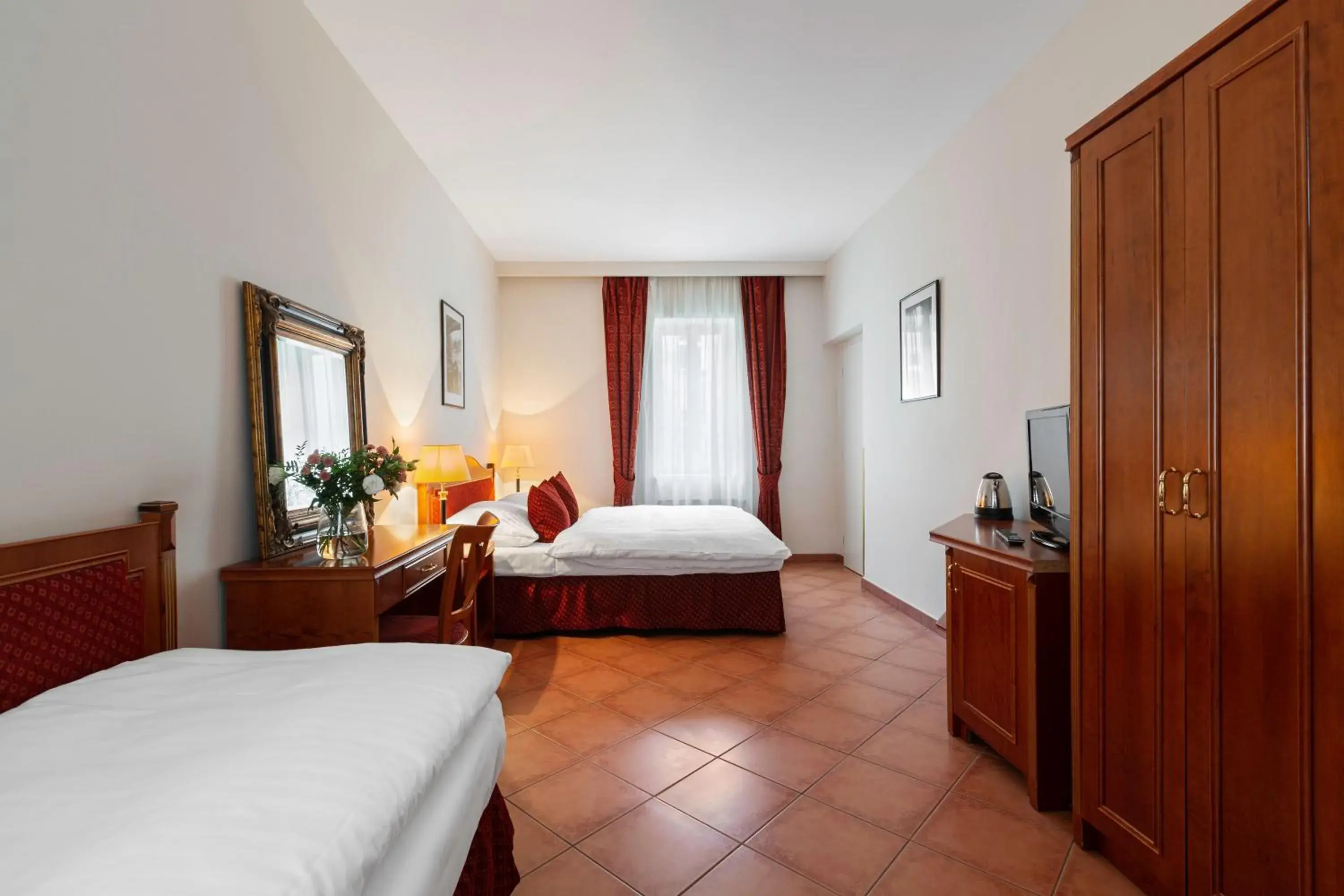 Standard Triple Room in Hotel Patio Prague Standard Triple Room in Hotel Patio Prague