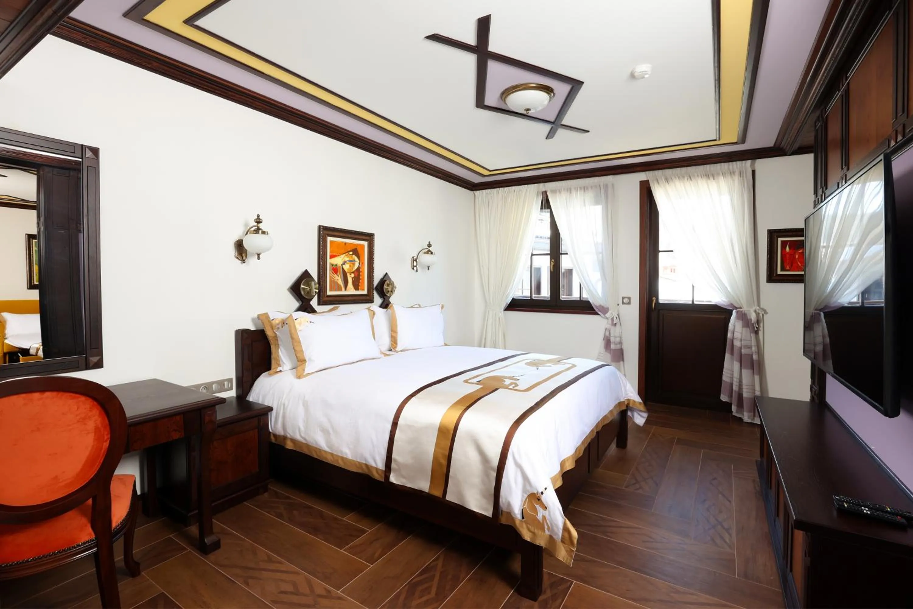 Communal lounge/ TV room, Bed in Armaco Residence