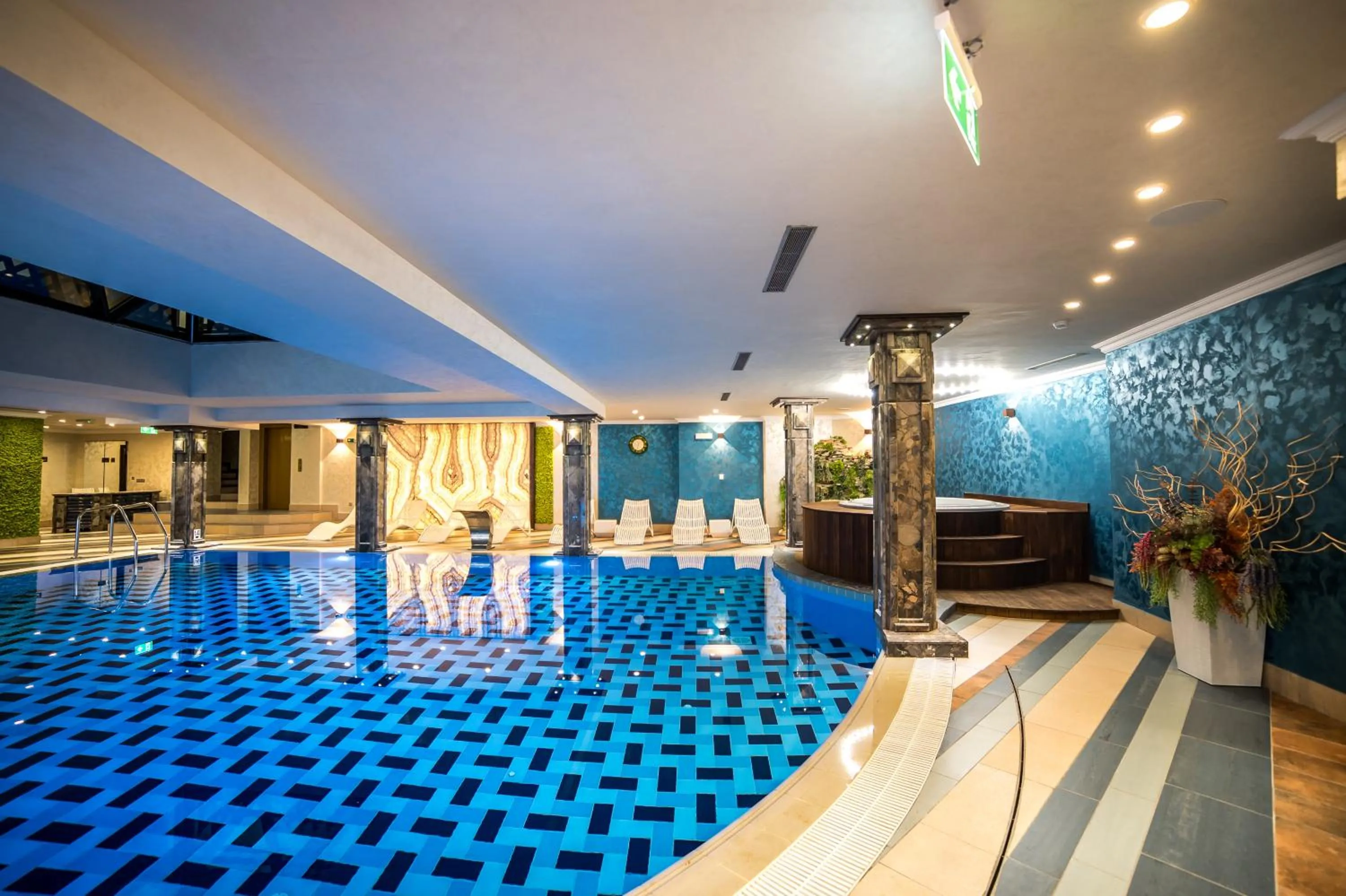 Swimming pool in Armaco Residence