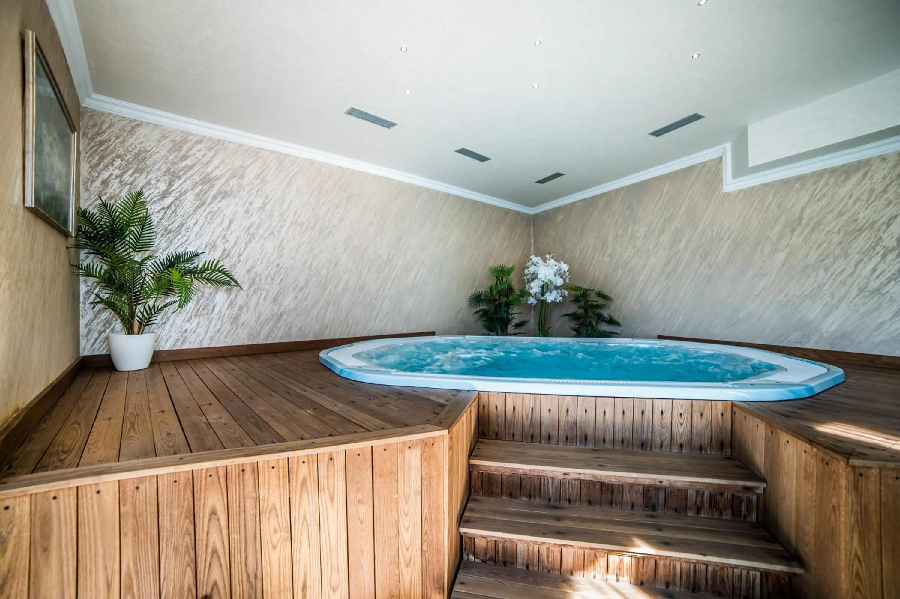 Hot Tub in Armaco Residence
