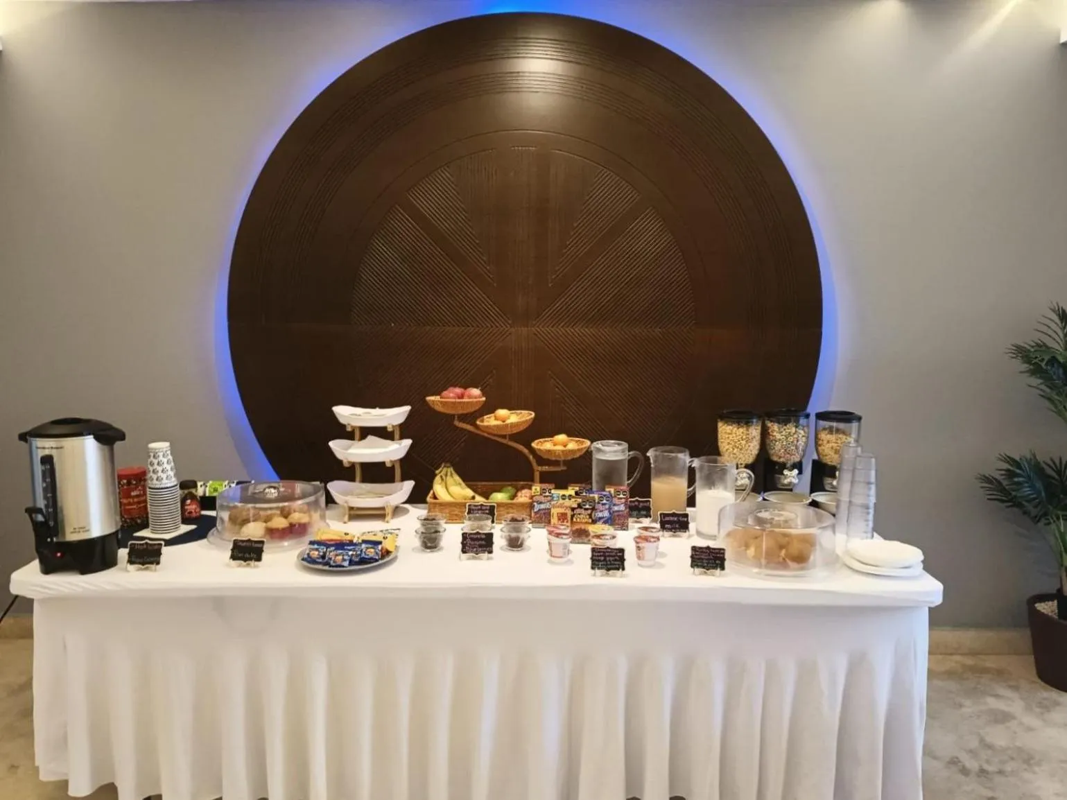 Breakfast in Kippal - Modern Oasis - ApartHotel