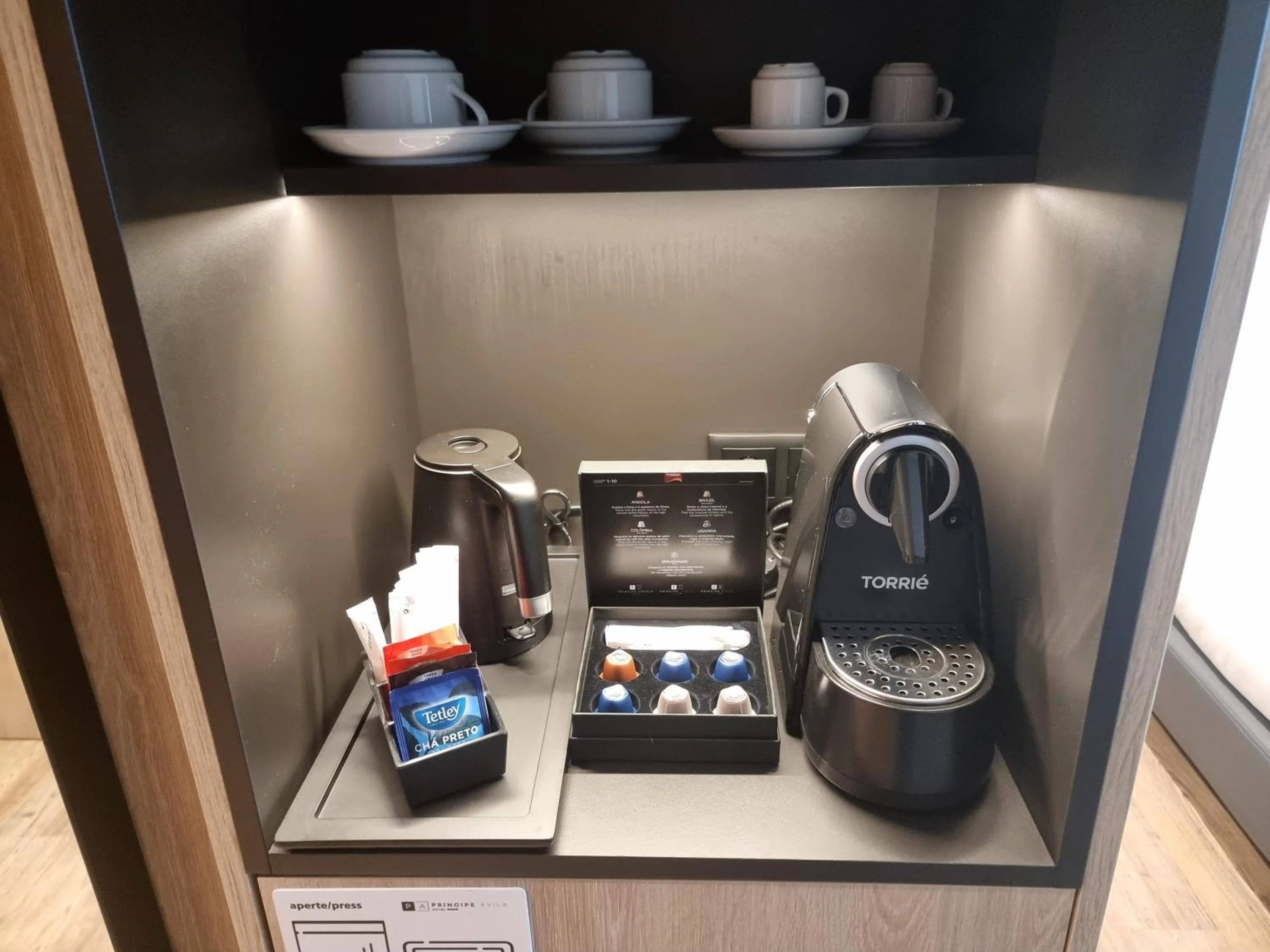 Coffee/tea facilities in Hotel Principe Avila
