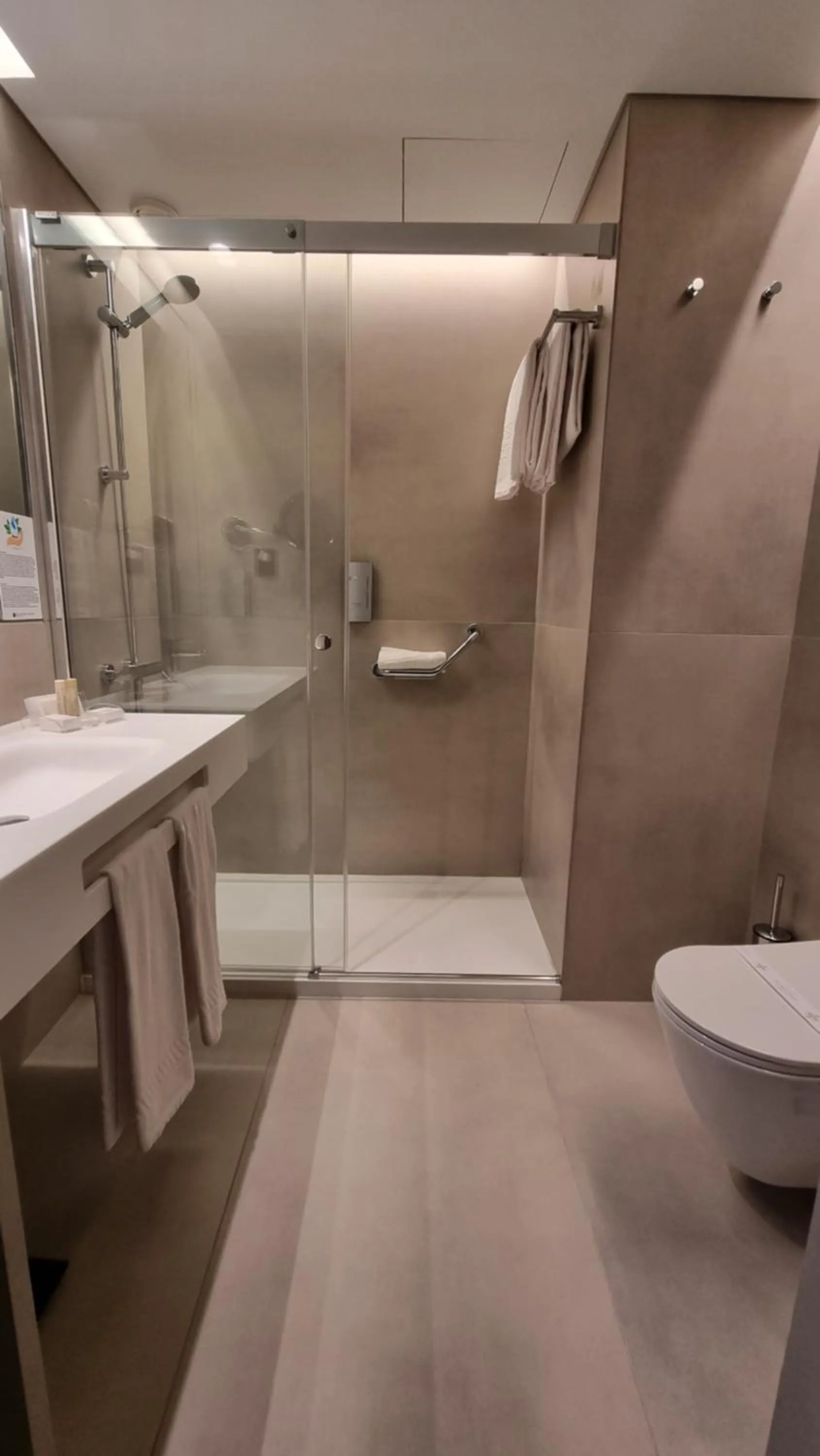 Bathroom in Hotel Principe Avila