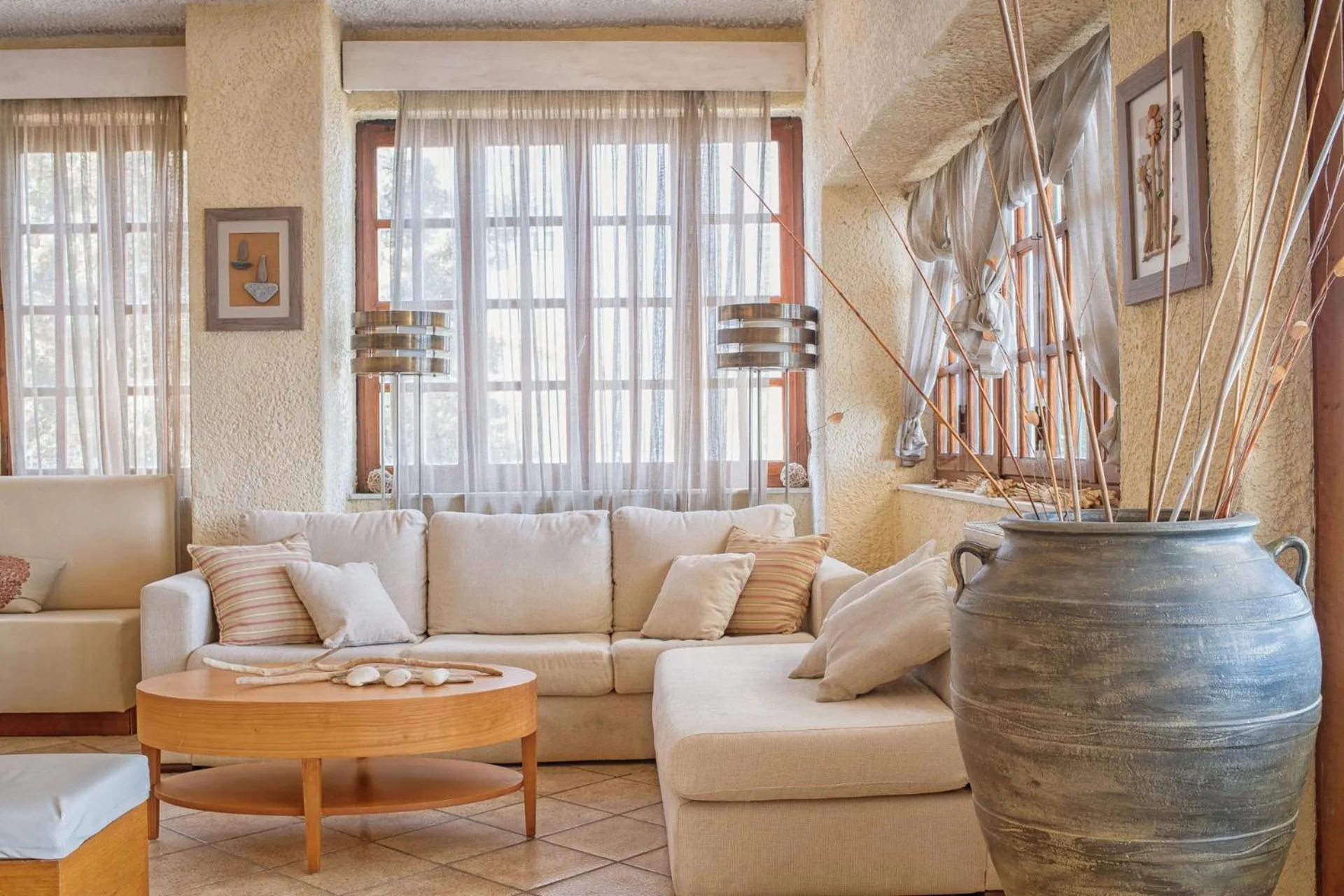 Lounge or bar in Cavos Bay Hotel & Studios