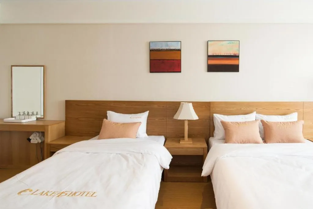 Bed in Lake 45 Hotel