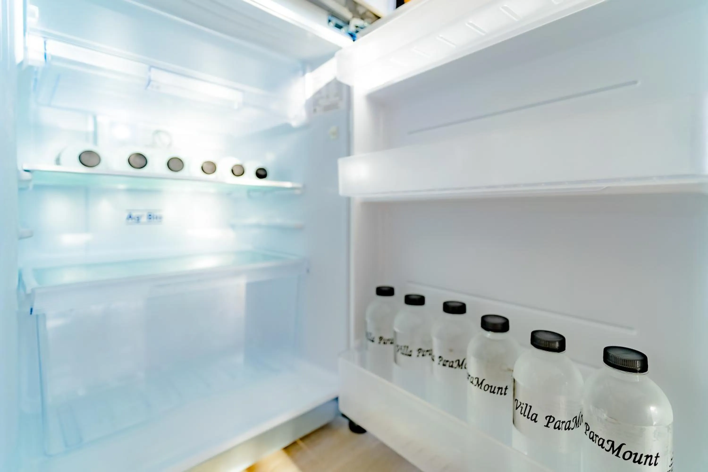 Kitchen or kitchenette in Villa Paramount 2