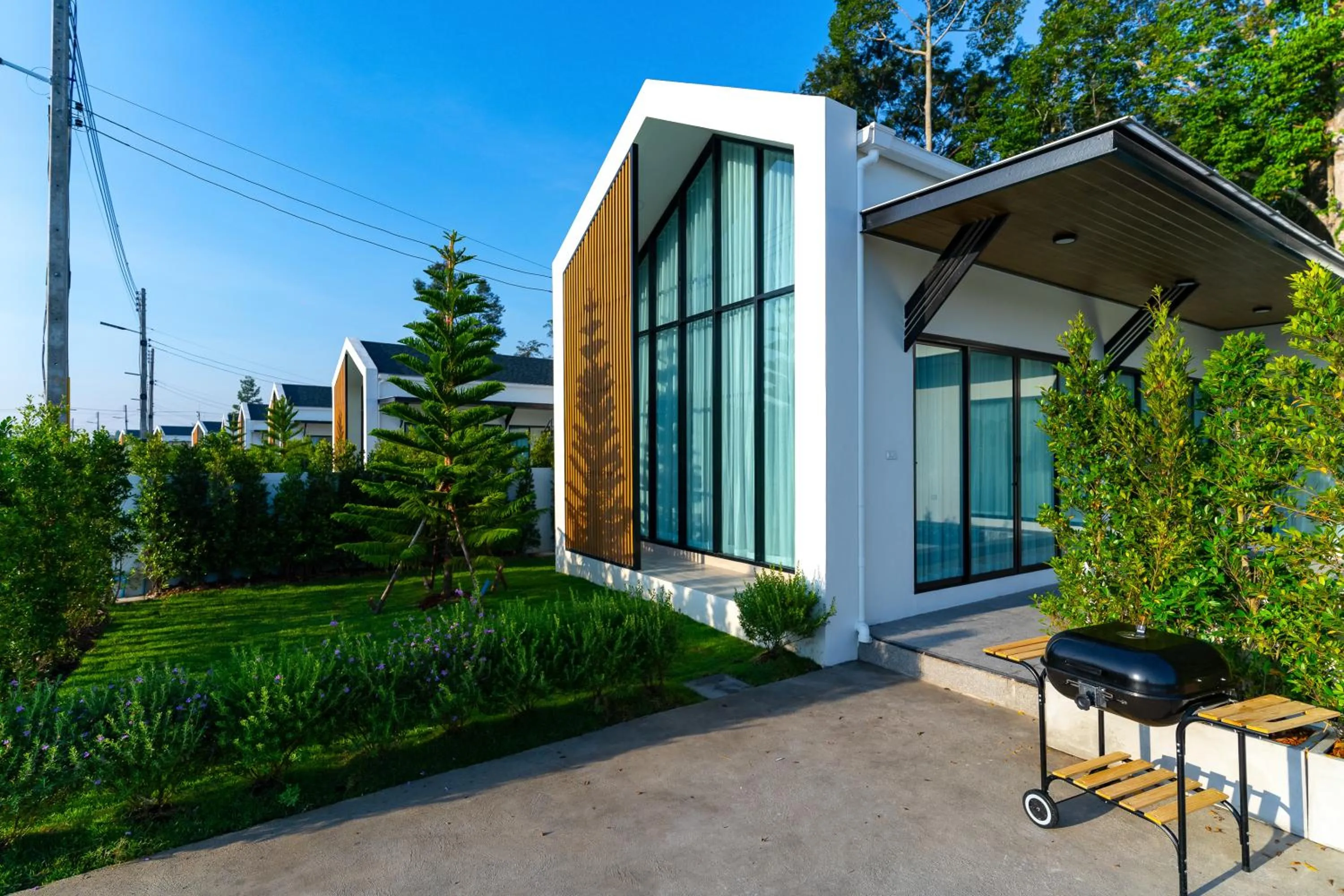 Day in Villa Paramount 2