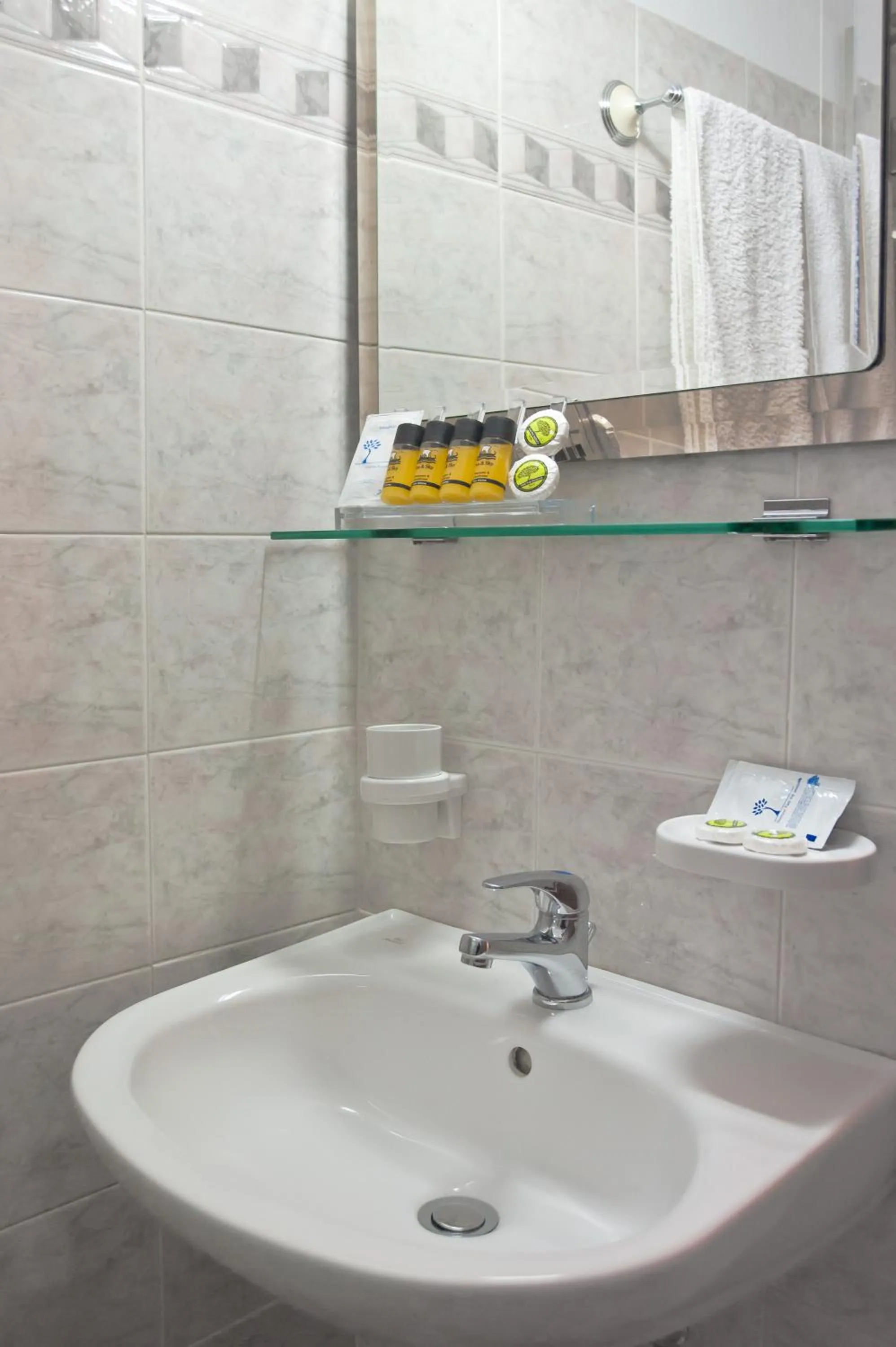 Bathroom in Hermes Delphi Hotel