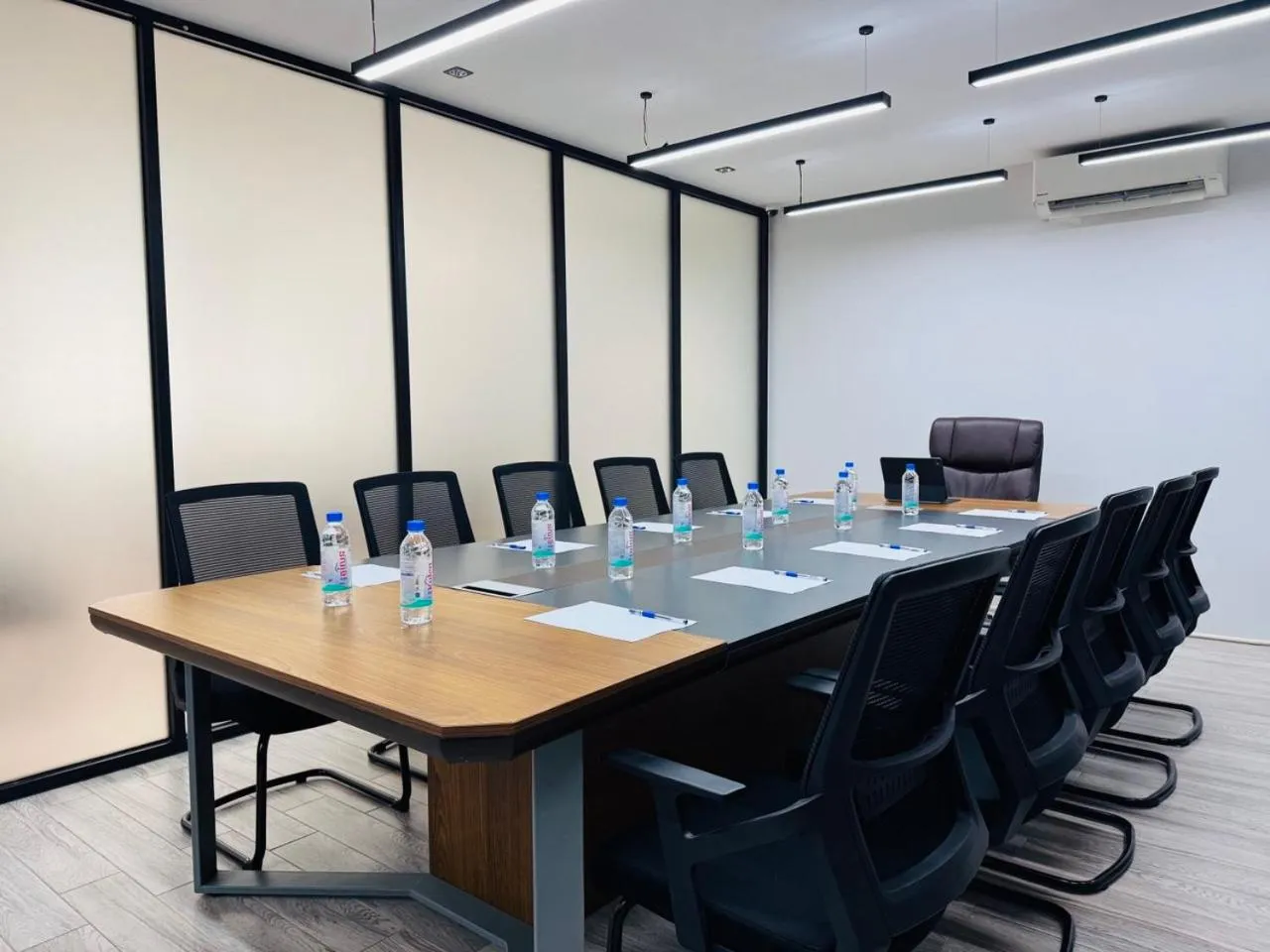 Meeting/conference room in GLOW PARK HOTEL Grand Royal Palace
