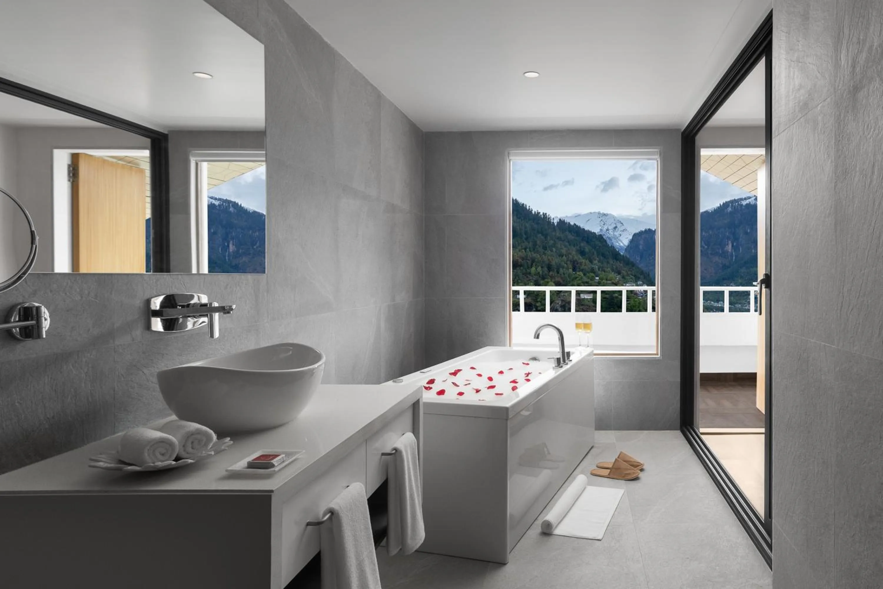 Bathroom, Bed in Bookmark Resorts, Manali