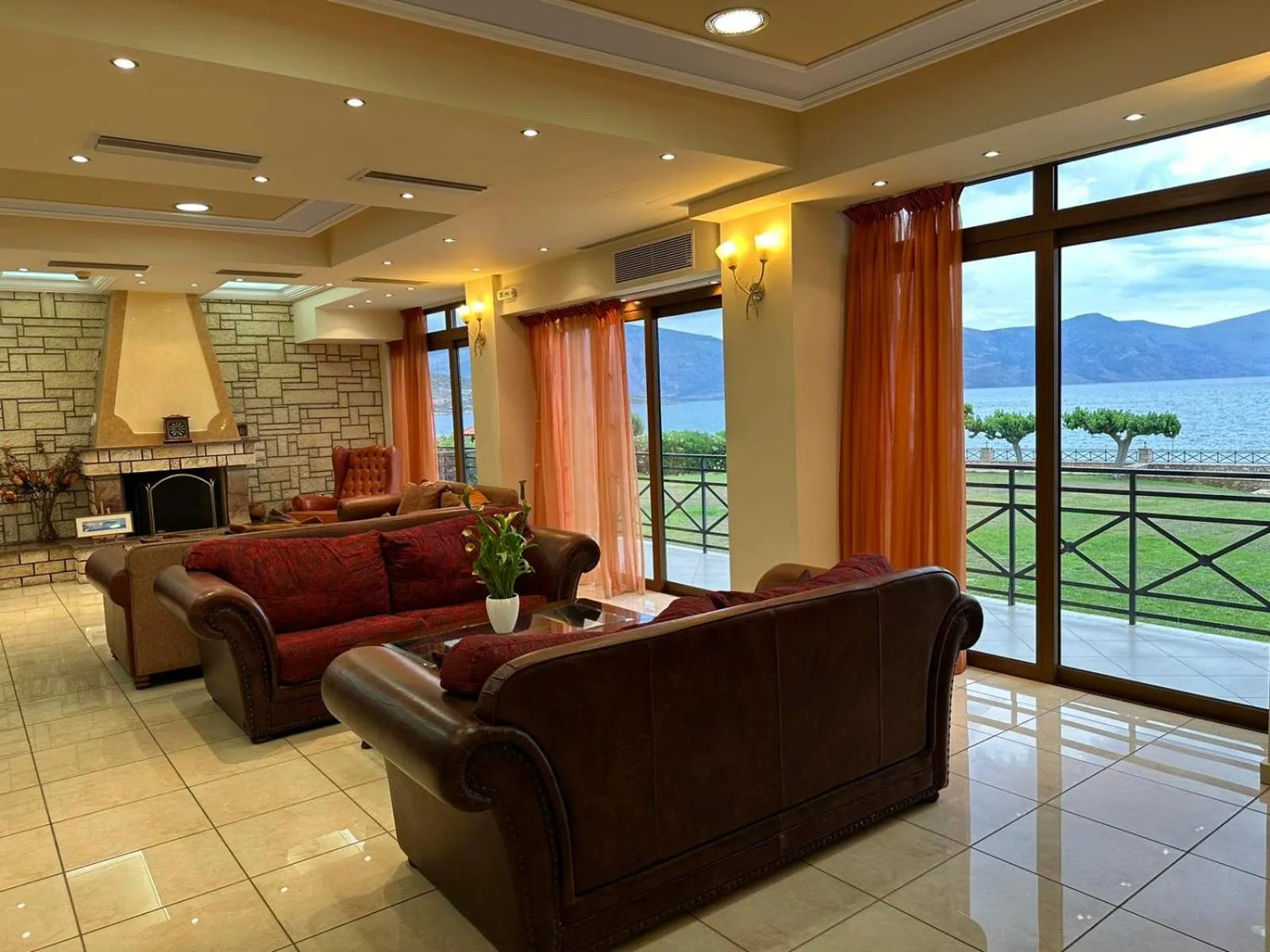 Living room in Europa Beach Hotel