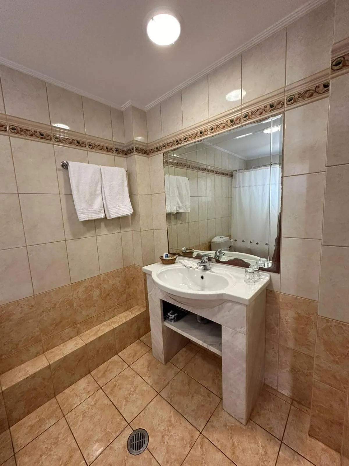 Bathroom in Europa Beach Hotel