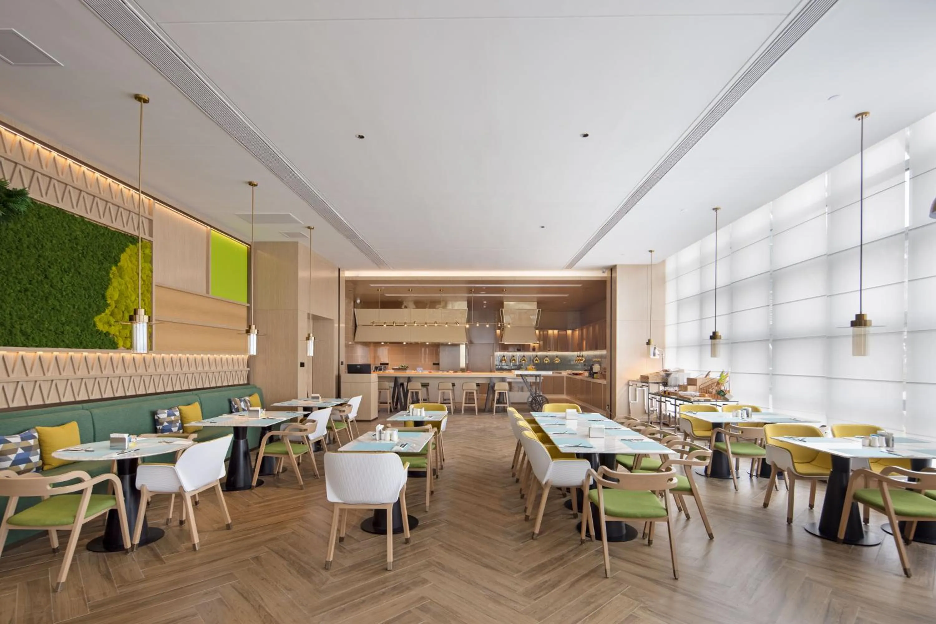 Restaurant/places to eat in Home2 Suites by Hilton Chongqing Yubei