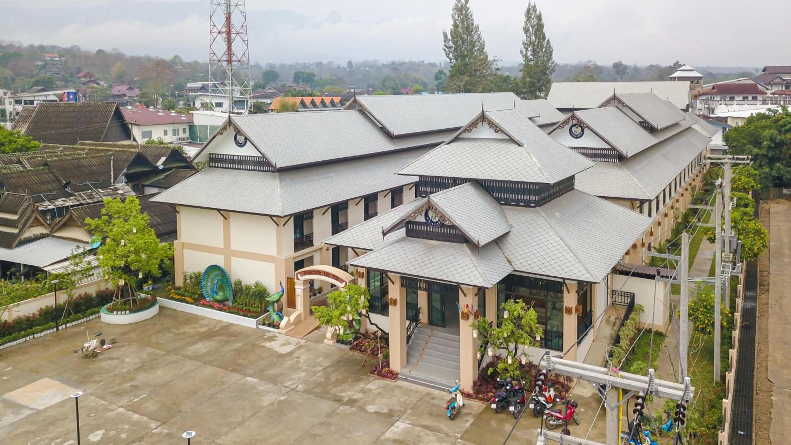 Property building in Peacock De Pai Hotel
