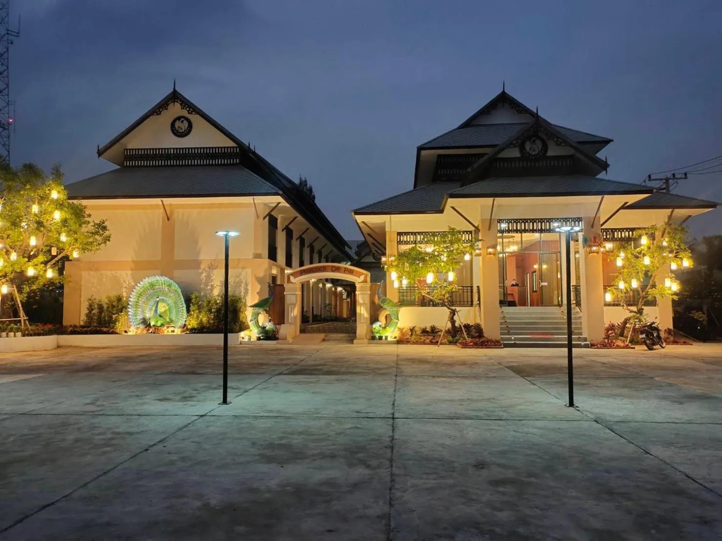Property building in Peacock De Pai Hotel