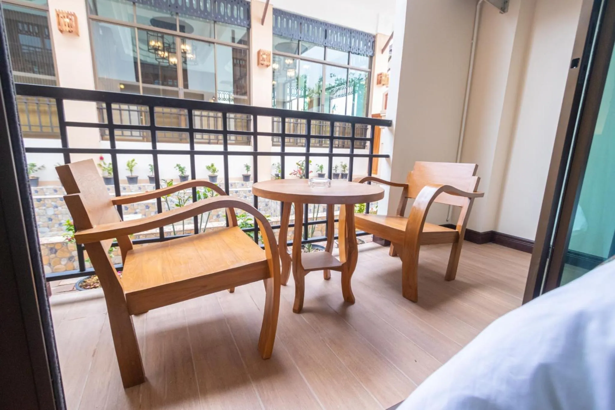 Balcony/Terrace in Peacock De Pai Hotel