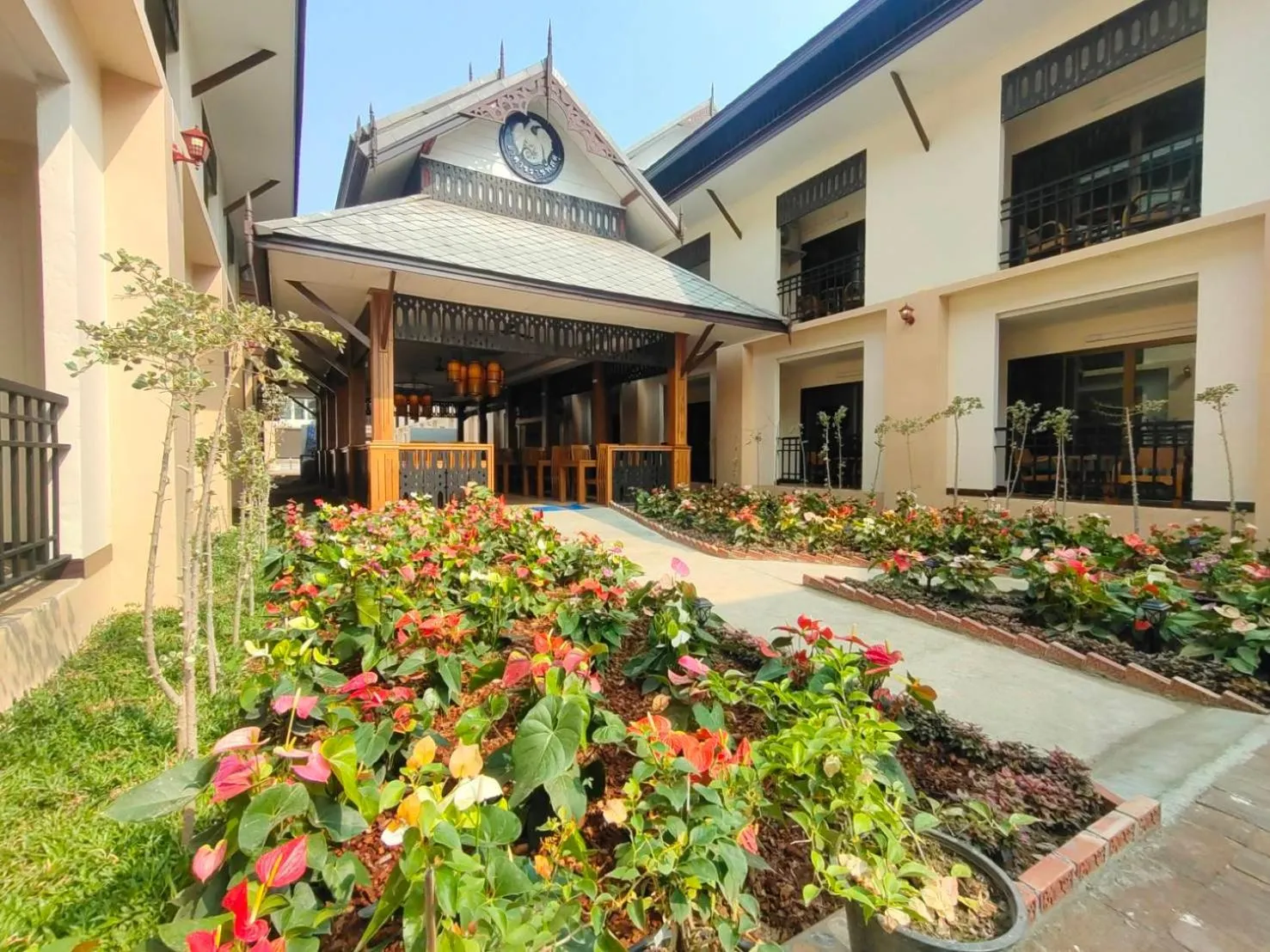 Restaurant/places to eat in Peacock De Pai Hotel