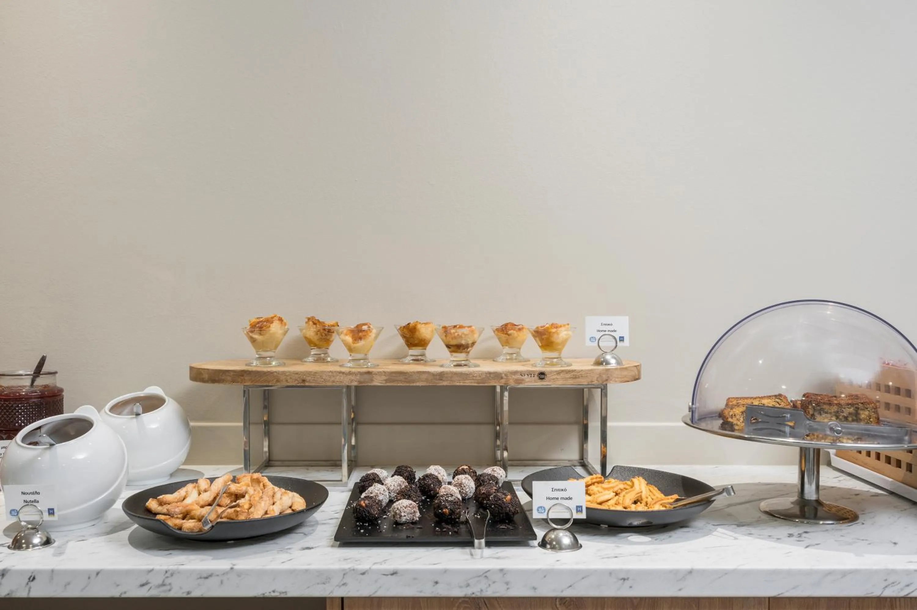 Buffet breakfast in Sea View Hotel & Apartments