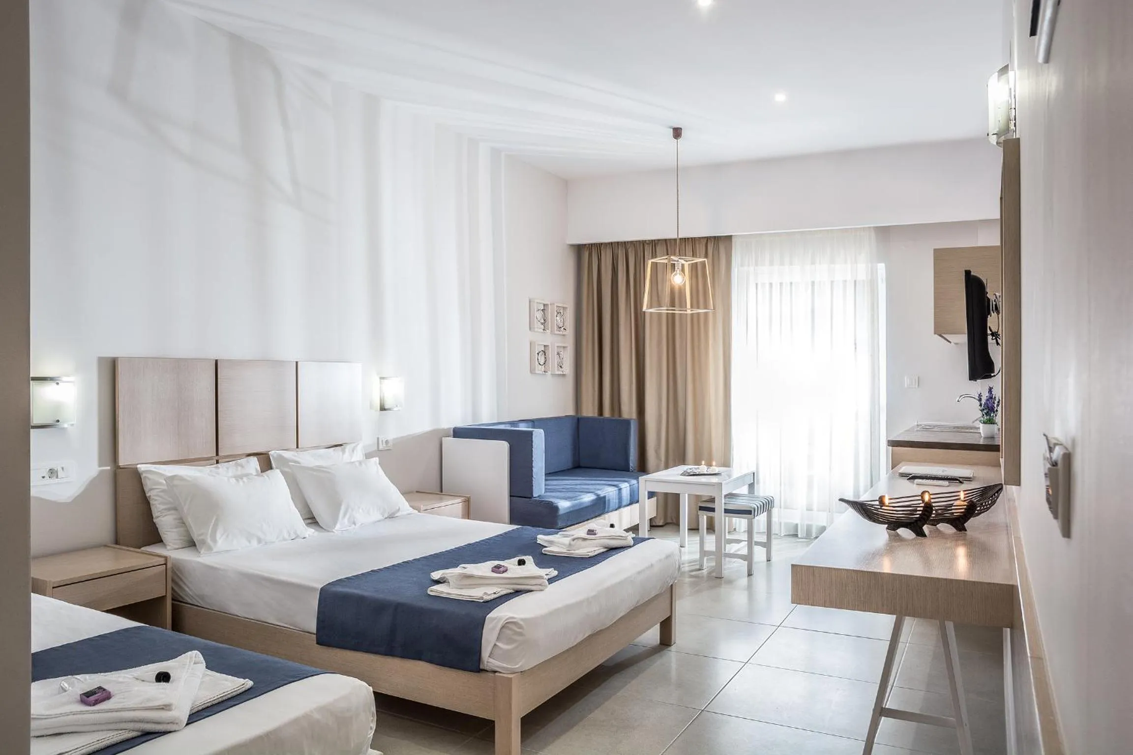 Photo of the whole room, Bed in Sea View Hotel & Apartments