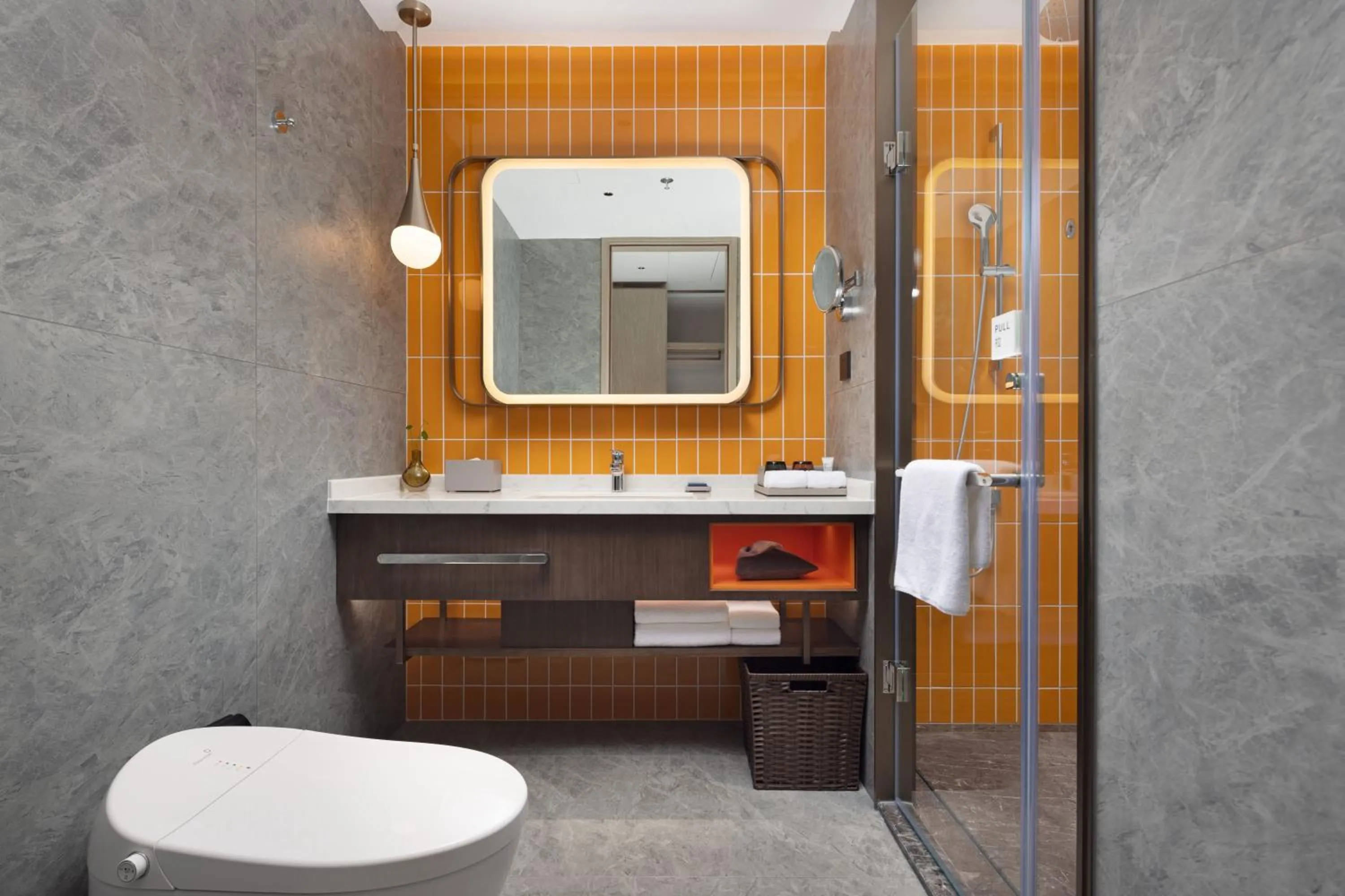 Shower in Home2 Suites by Hilton Guiyang Nanming Jiyuan