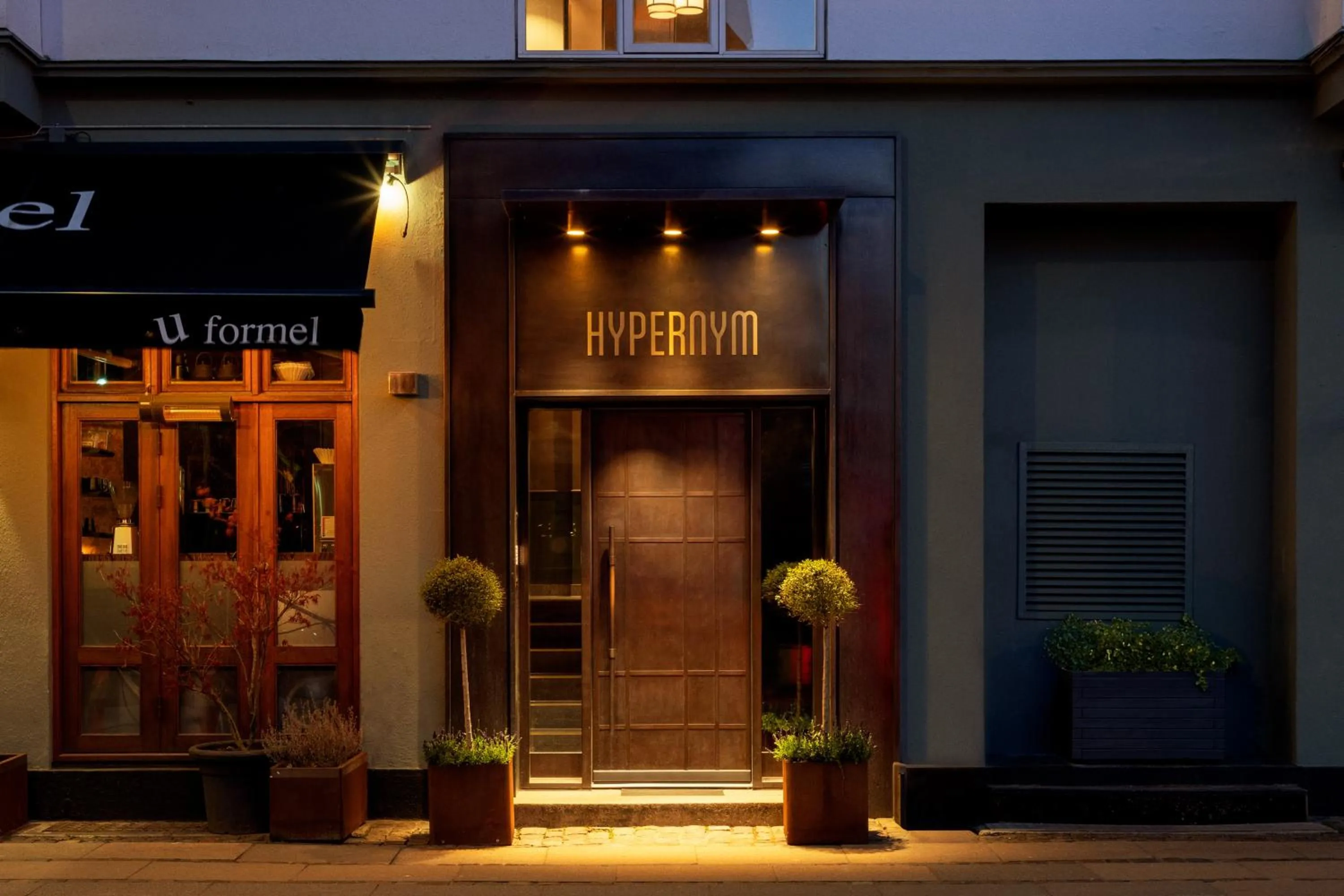 Hypernym Hotel & Suites
