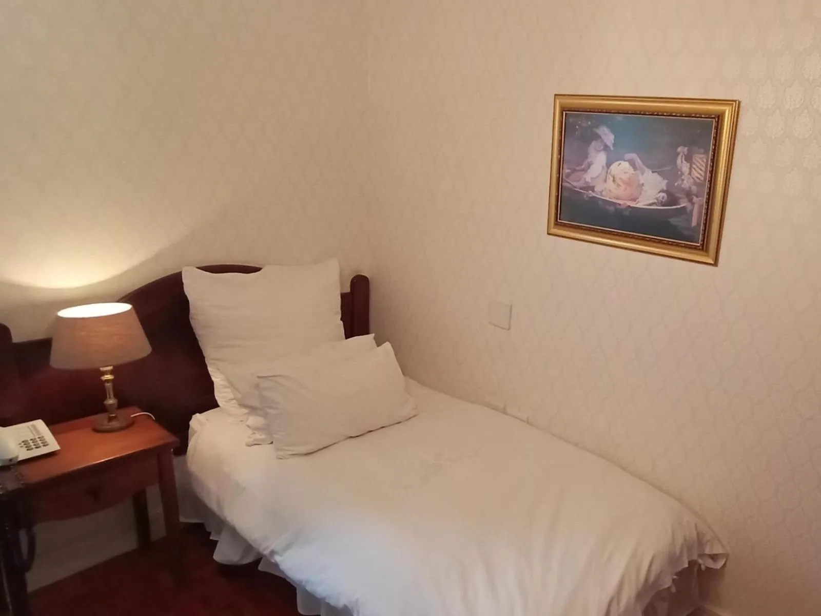 Bed in Hotel Eberwein Garni