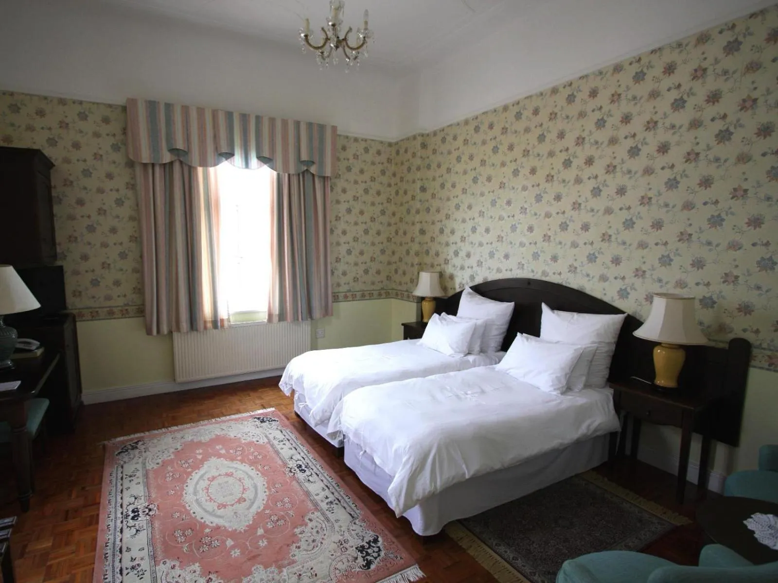 Bed in Hotel Eberwein Garni