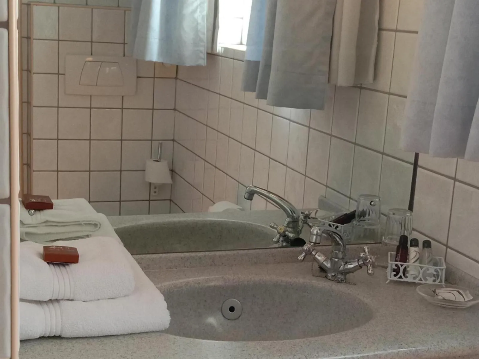 Bathroom in Hotel Eberwein Garni