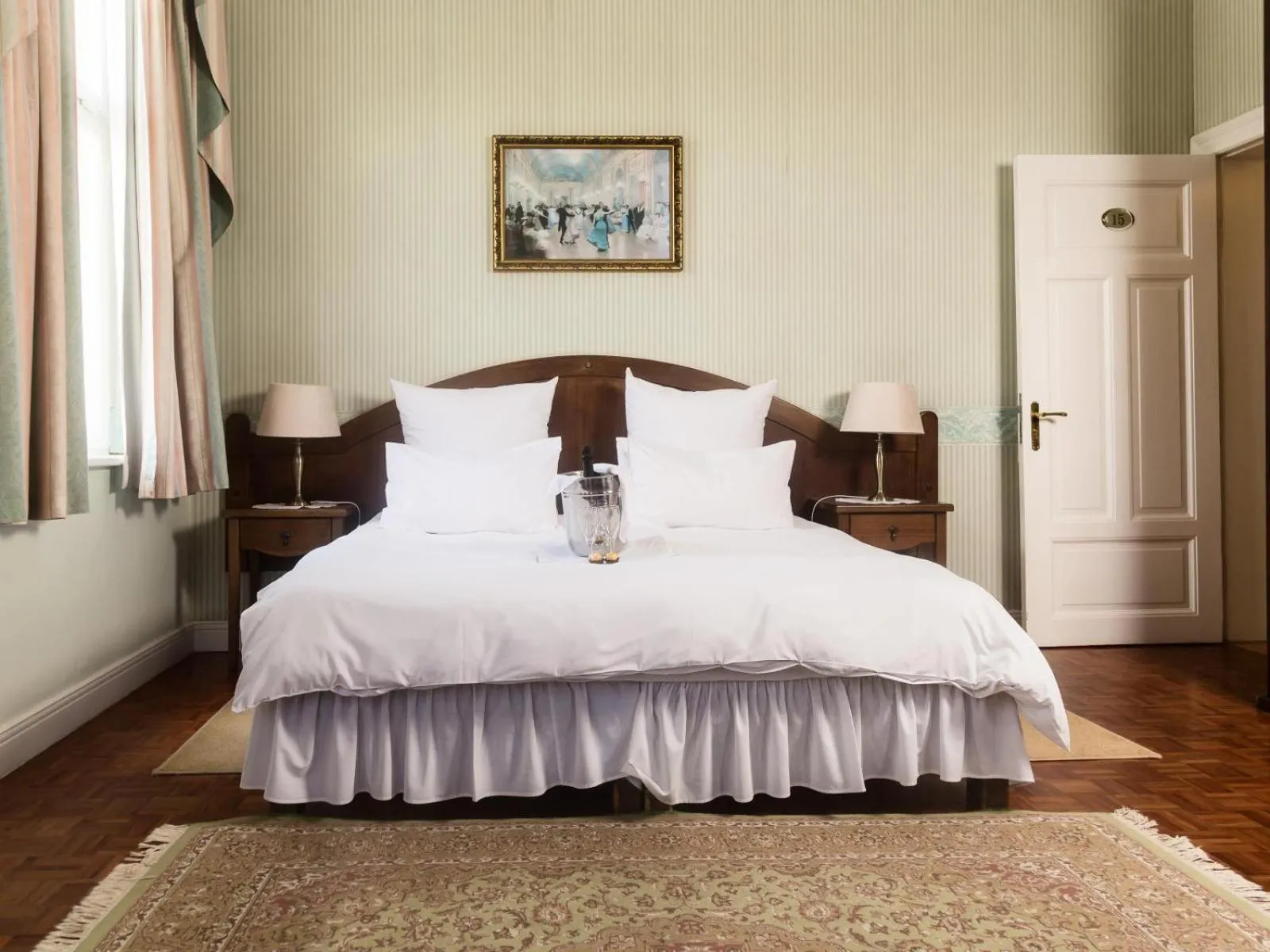 Bed in Hotel Eberwein Garni