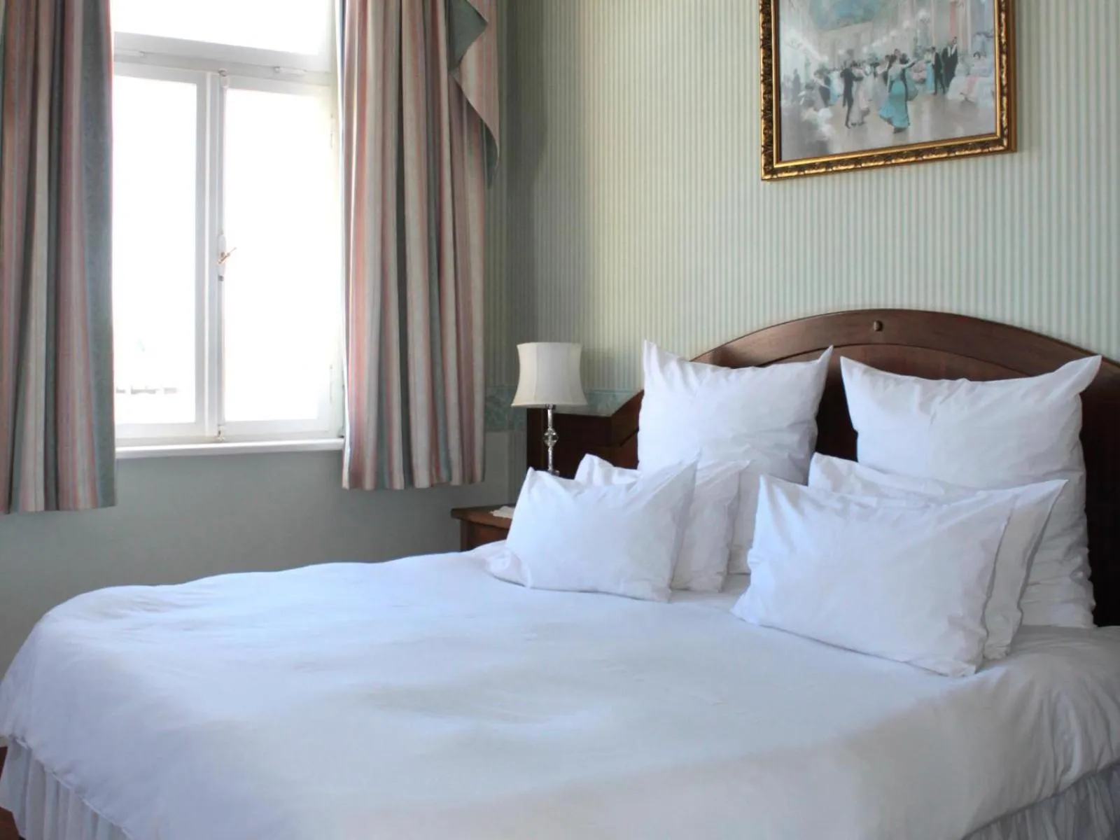 Bed in Hotel Eberwein Garni