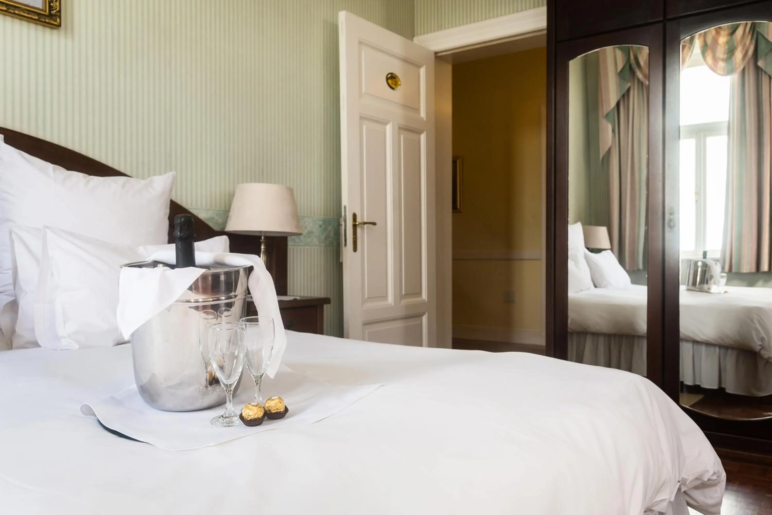 Bedroom, Bed in Hotel Eberwein Garni